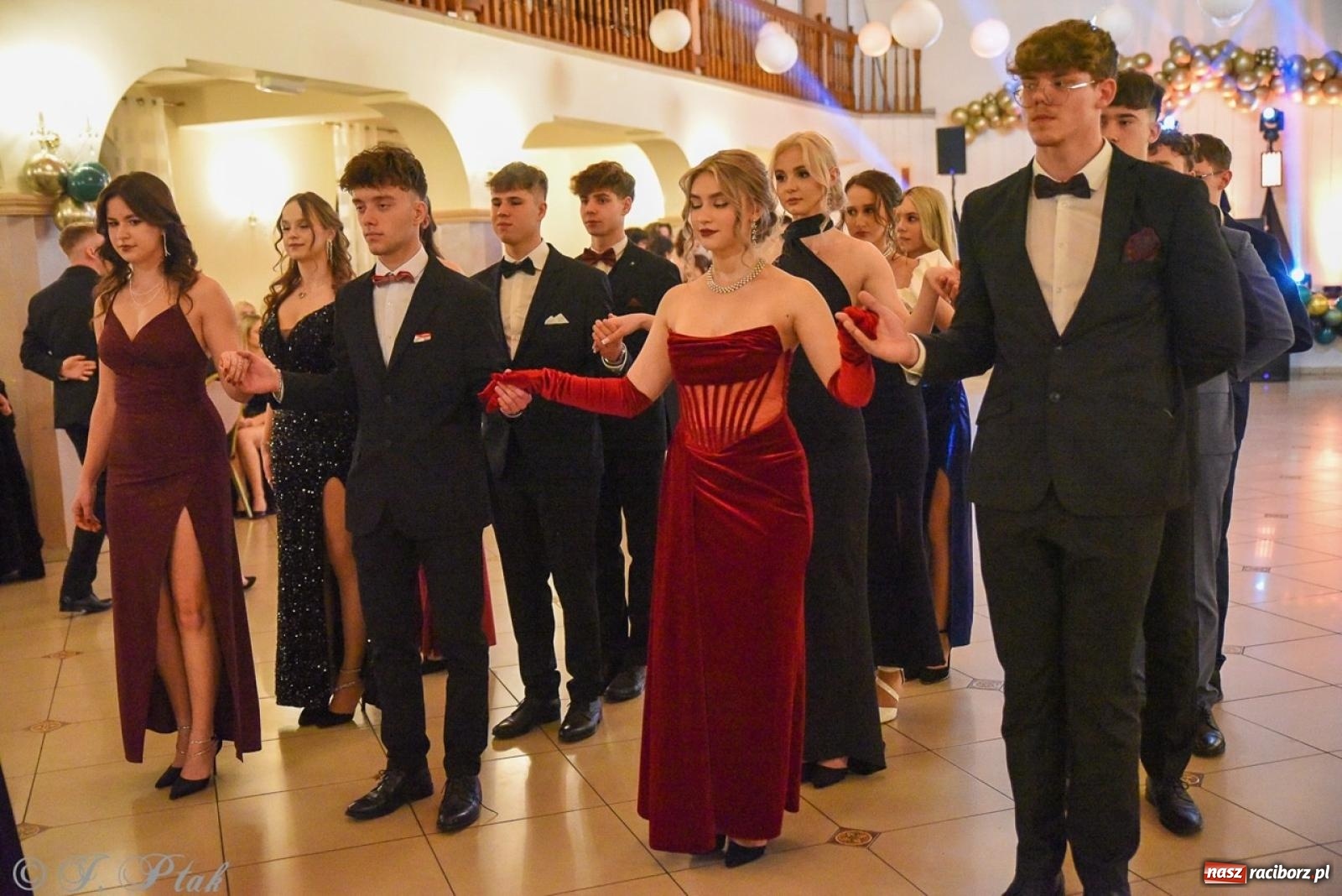 Zdjęcie w galerii na portalu naszraciborz.pl: Studniówka I LO i Liceum Sztuk Plastycznych na bis! wiadomości z regionu