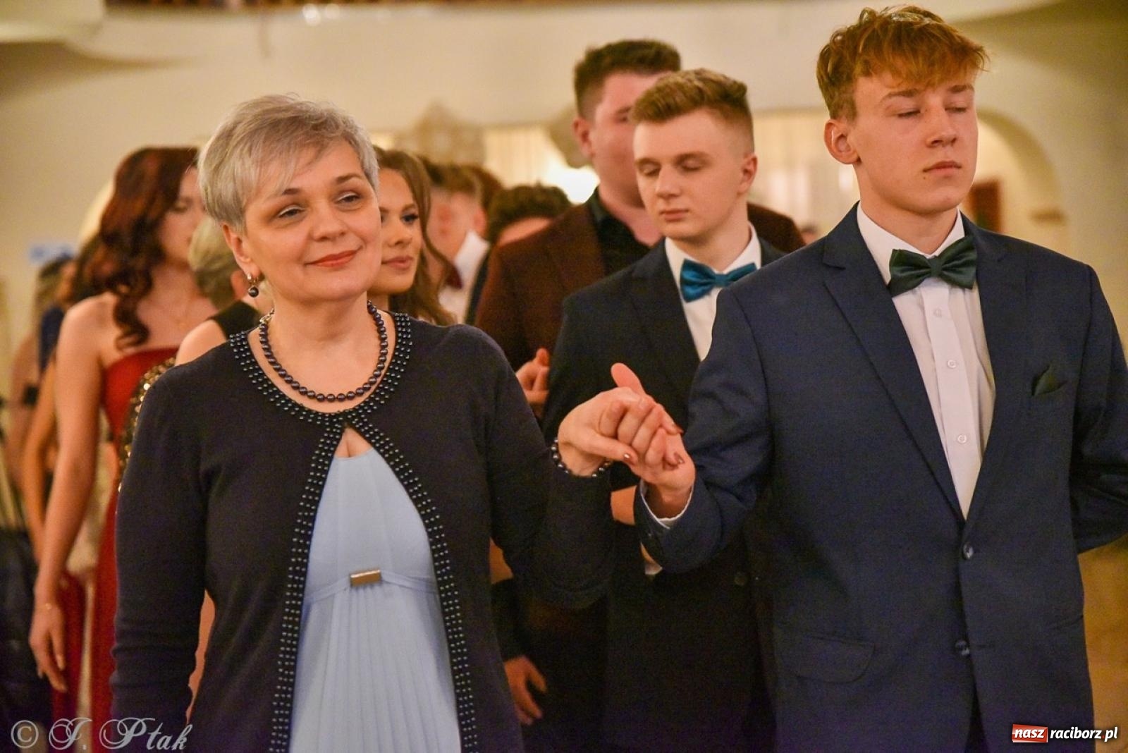 Zdjęcie w galerii na portalu naszraciborz.pl: Studniówka I LO i Liceum Sztuk Plastycznych na bis! wiadomości z regionu