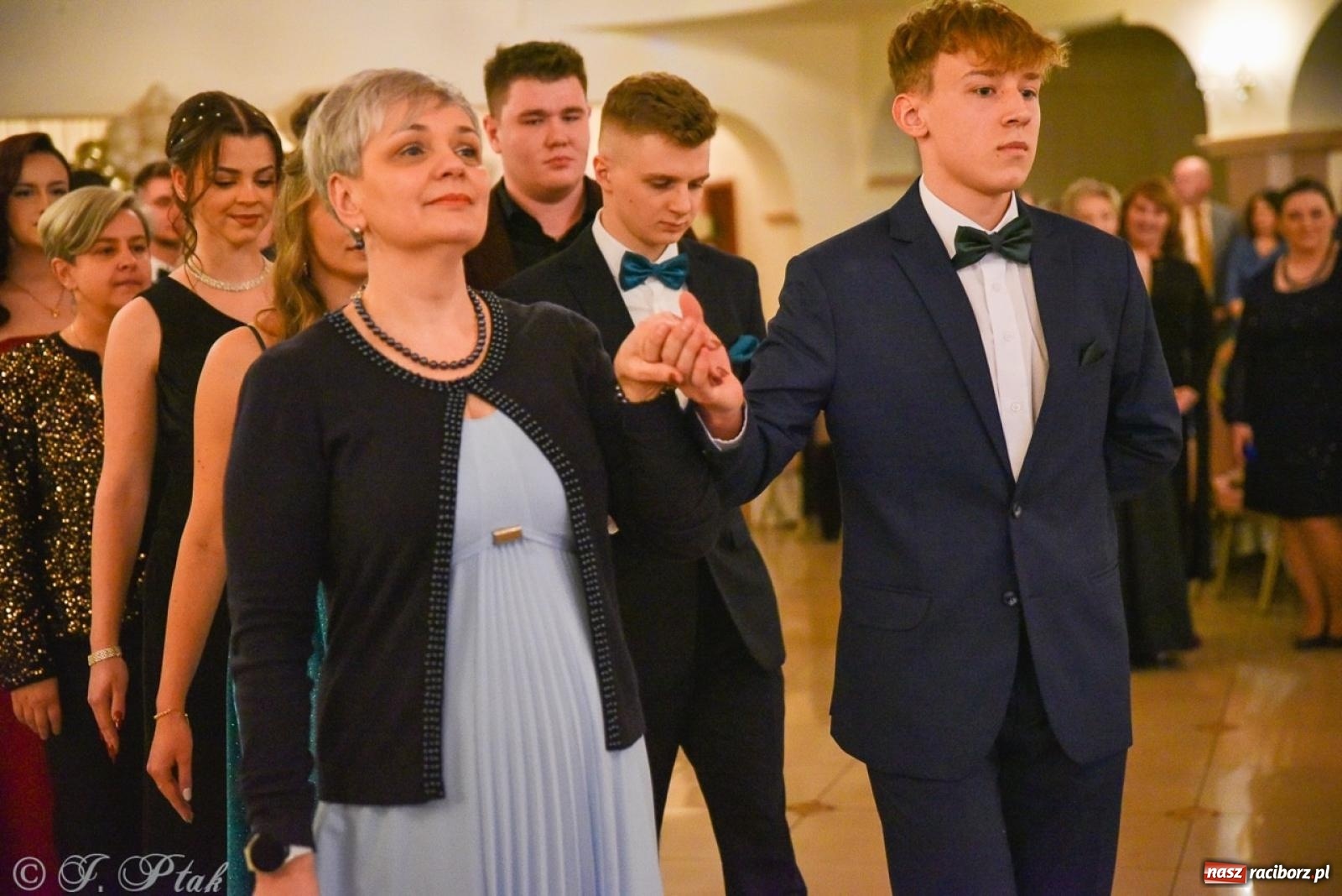 Zdjęcie w galerii na portalu naszraciborz.pl: Studniówka I LO i Liceum Sztuk Plastycznych na bis! wiadomości z regionu