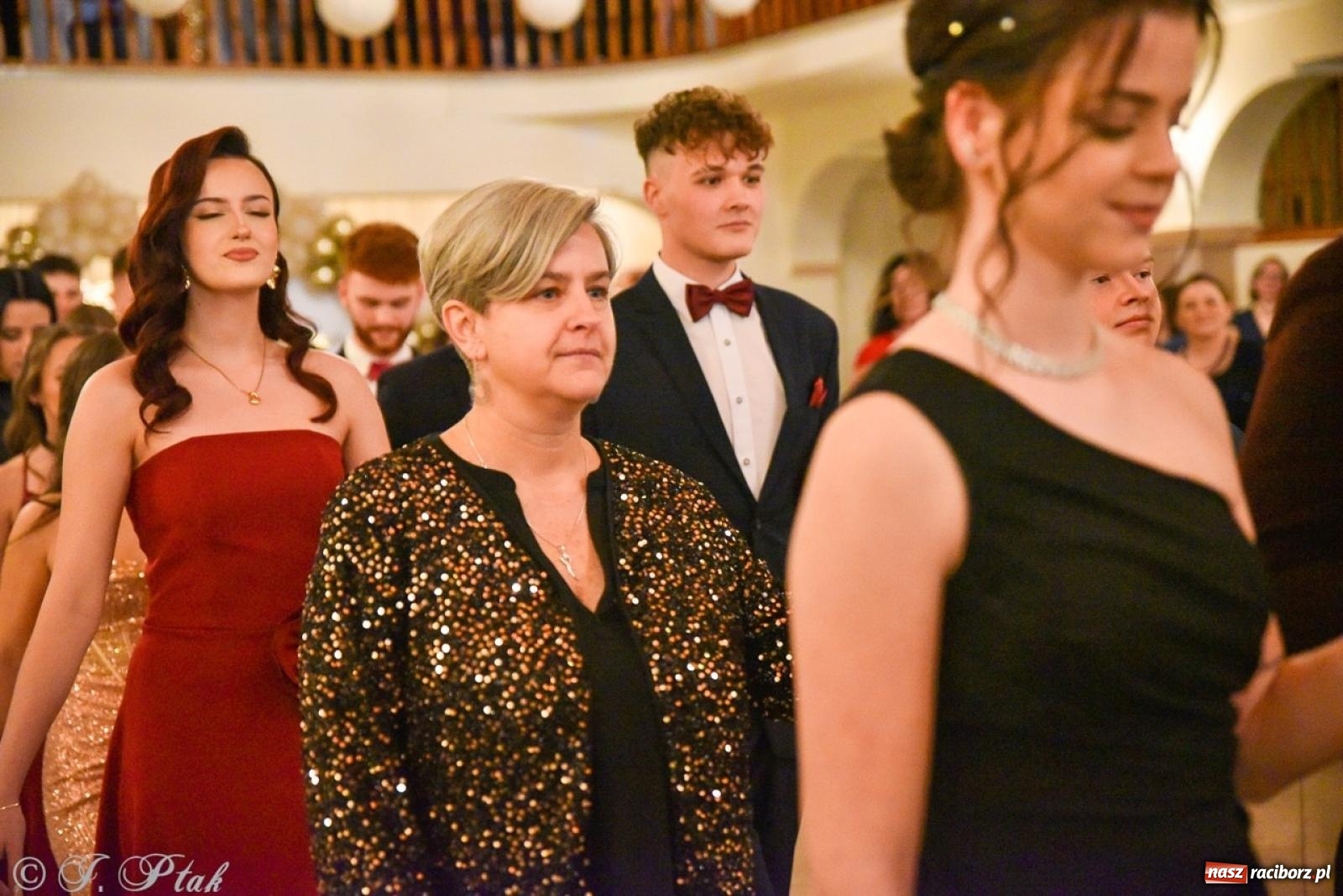 Zdjęcie w galerii na portalu naszraciborz.pl: Studniówka I LO i Liceum Sztuk Plastycznych na bis! wiadomości z regionu