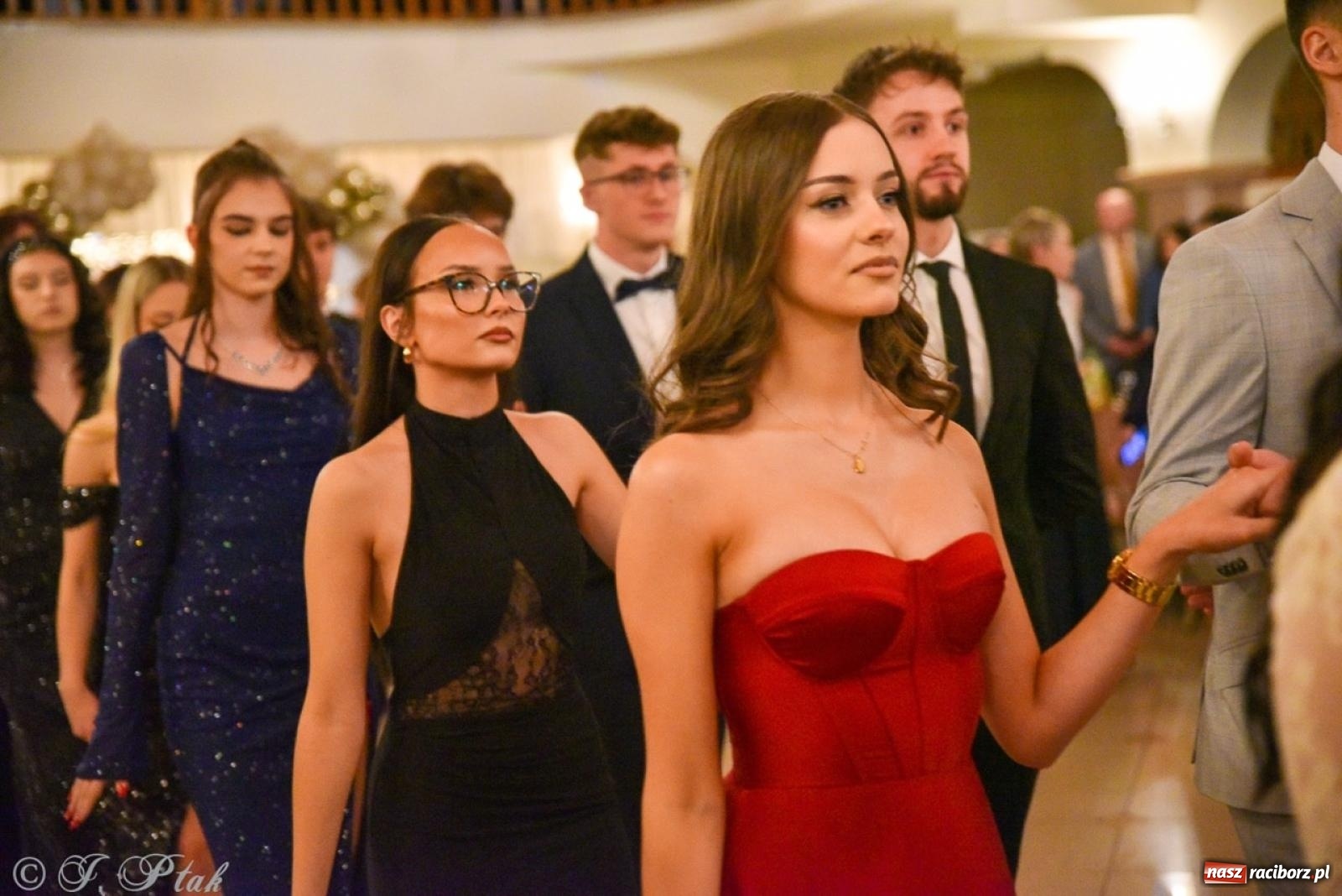 Zdjęcie w galerii na portalu naszraciborz.pl: Studniówka I LO i Liceum Sztuk Plastycznych na bis! wiadomości z regionu