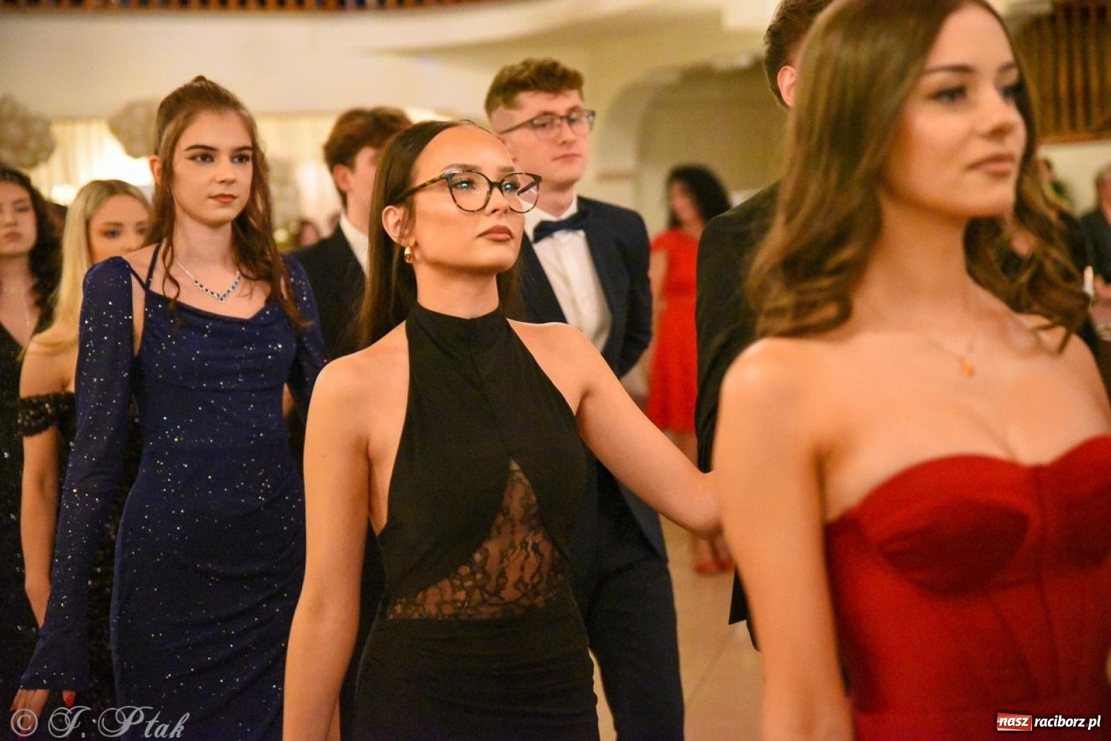 Zdjęcie w galerii na portalu naszraciborz.pl: Studniówka I LO i Liceum Sztuk Plastycznych na bis! wiadomości z regionu