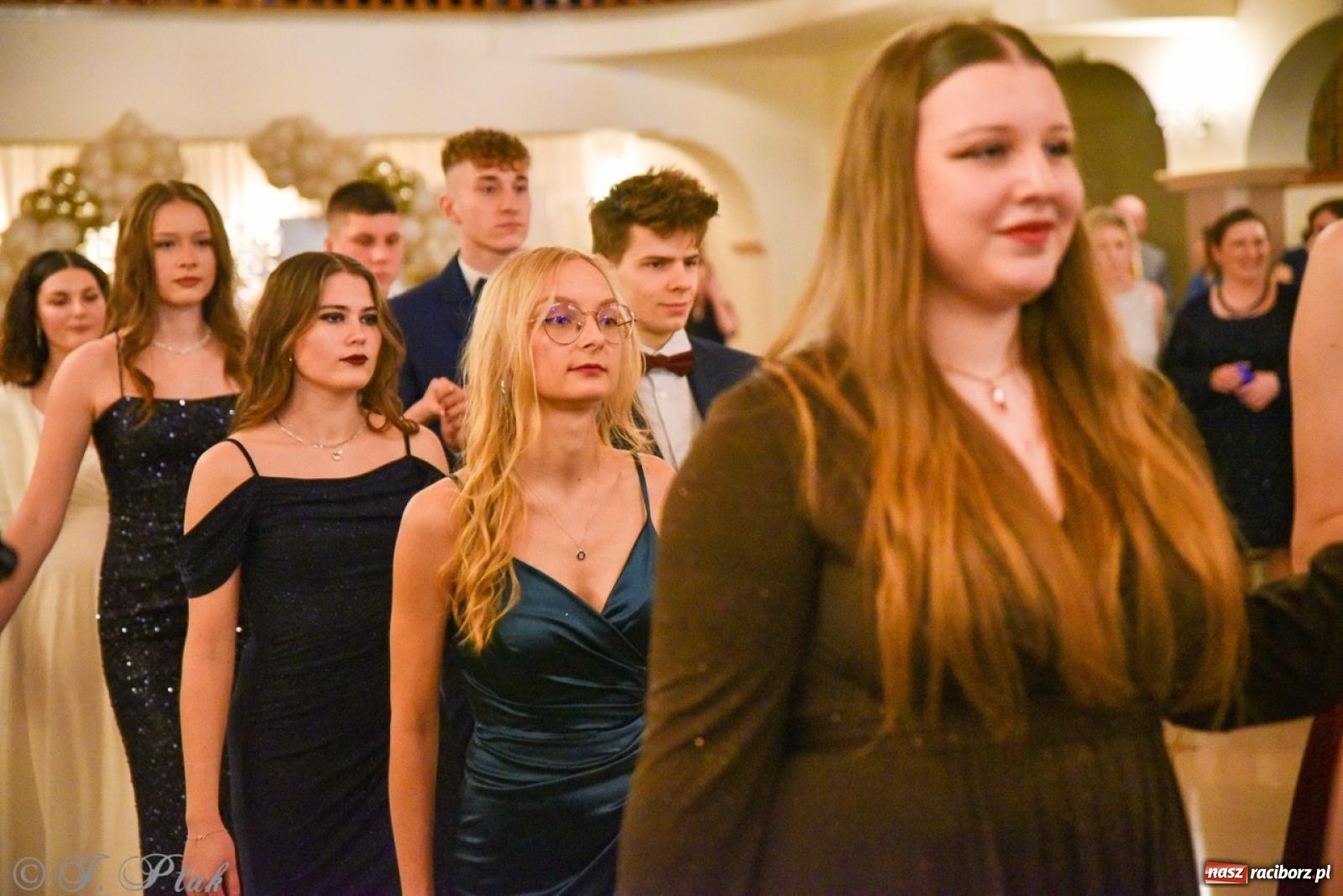 Zdjęcie w galerii na portalu naszraciborz.pl: Studniówka I LO i Liceum Sztuk Plastycznych na bis! wiadomości z regionu