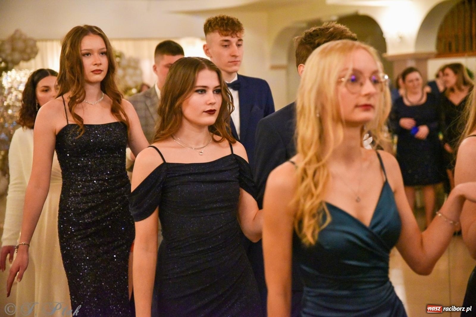 Zdjęcie w galerii na portalu naszraciborz.pl: Studniówka I LO i Liceum Sztuk Plastycznych na bis! wiadomości z regionu