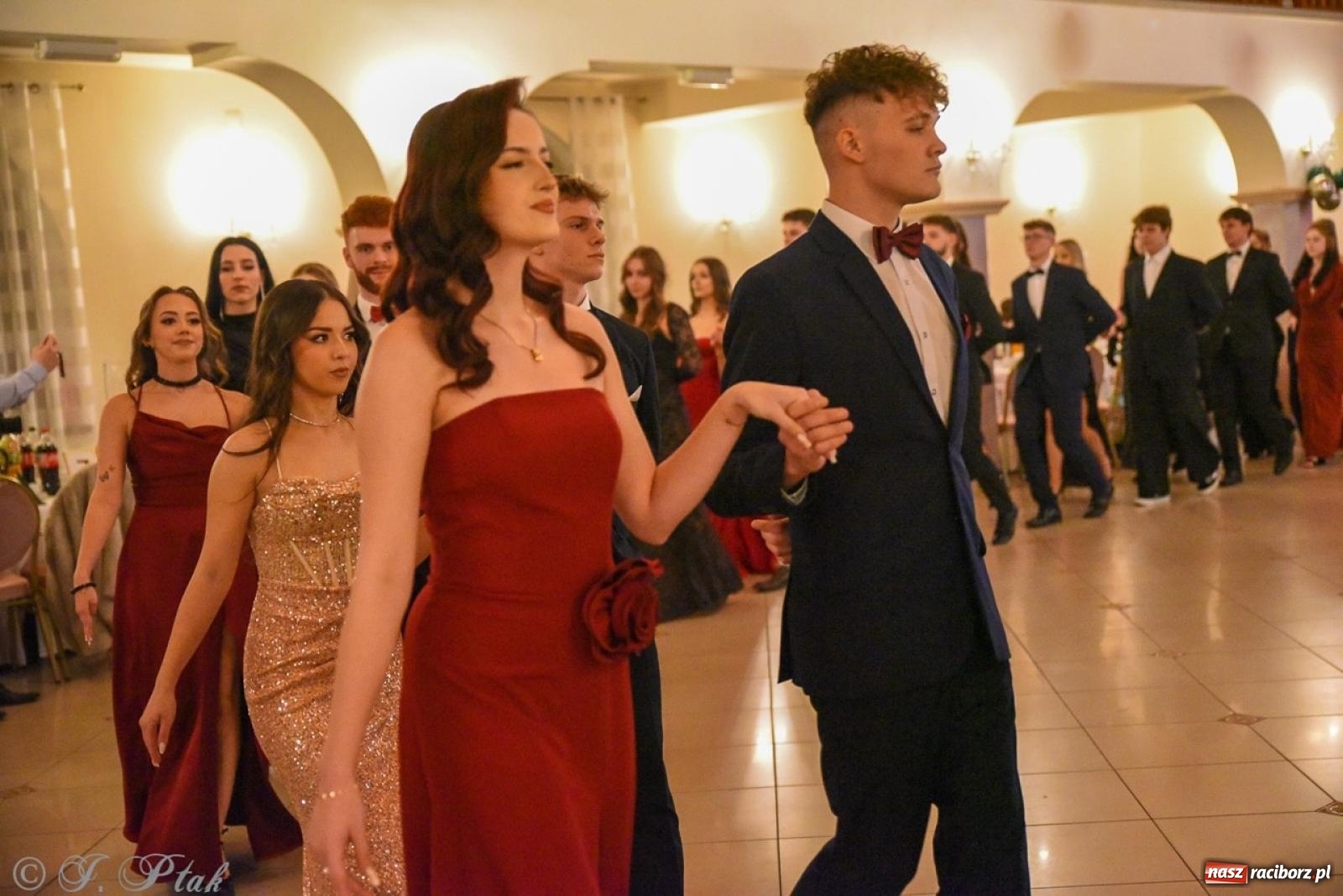 Zdjęcie w galerii na portalu naszraciborz.pl: Studniówka I LO i Liceum Sztuk Plastycznych na bis! wiadomości z regionu