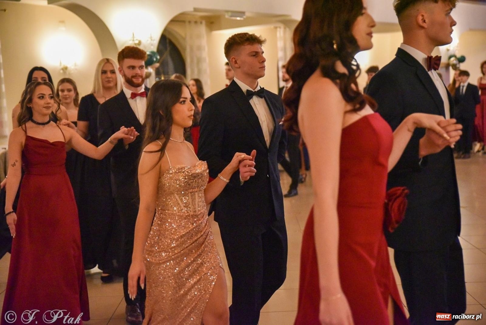 Zdjęcie w galerii na portalu naszraciborz.pl: Studniówka I LO i Liceum Sztuk Plastycznych na bis! wiadomości z regionu