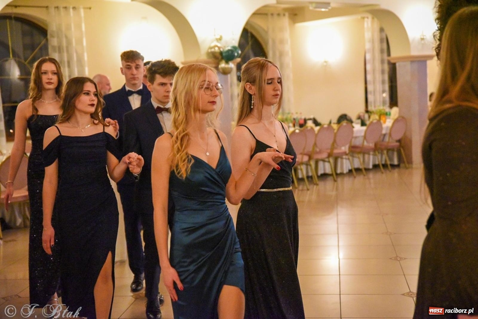 Zdjęcie w galerii na portalu naszraciborz.pl: Studniówka I LO i Liceum Sztuk Plastycznych na bis! wiadomości z regionu