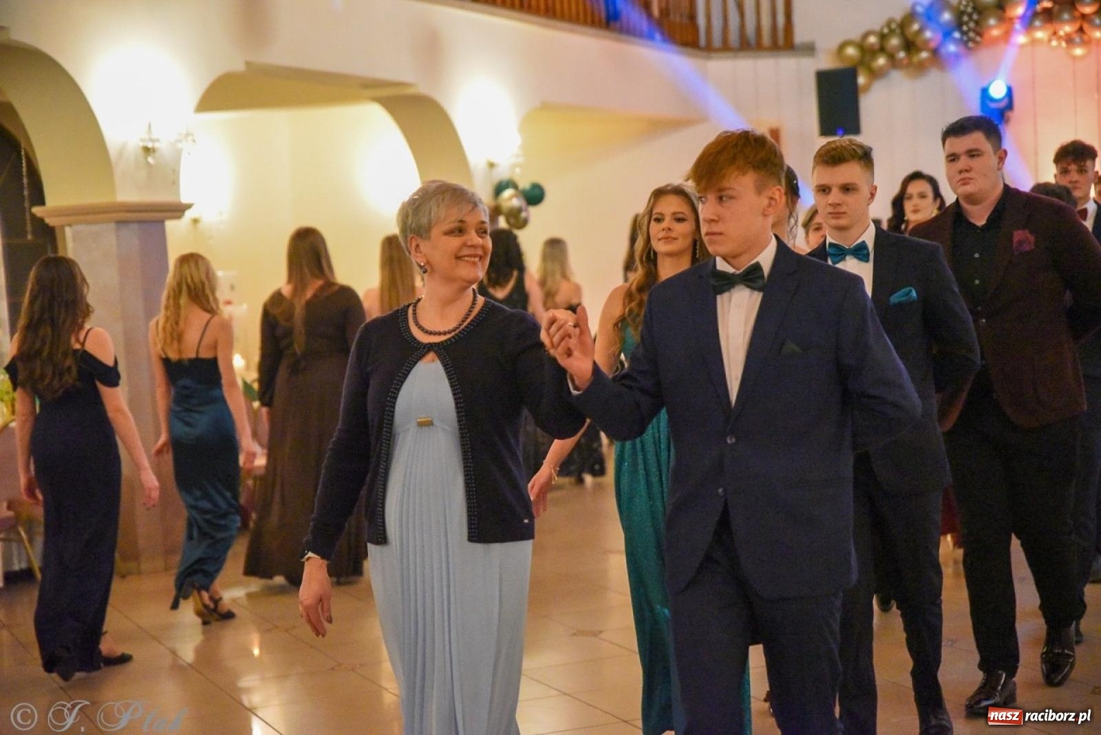 Zdjęcie w galerii na portalu naszraciborz.pl: Studniówka I LO i Liceum Sztuk Plastycznych na bis! wiadomości z regionu