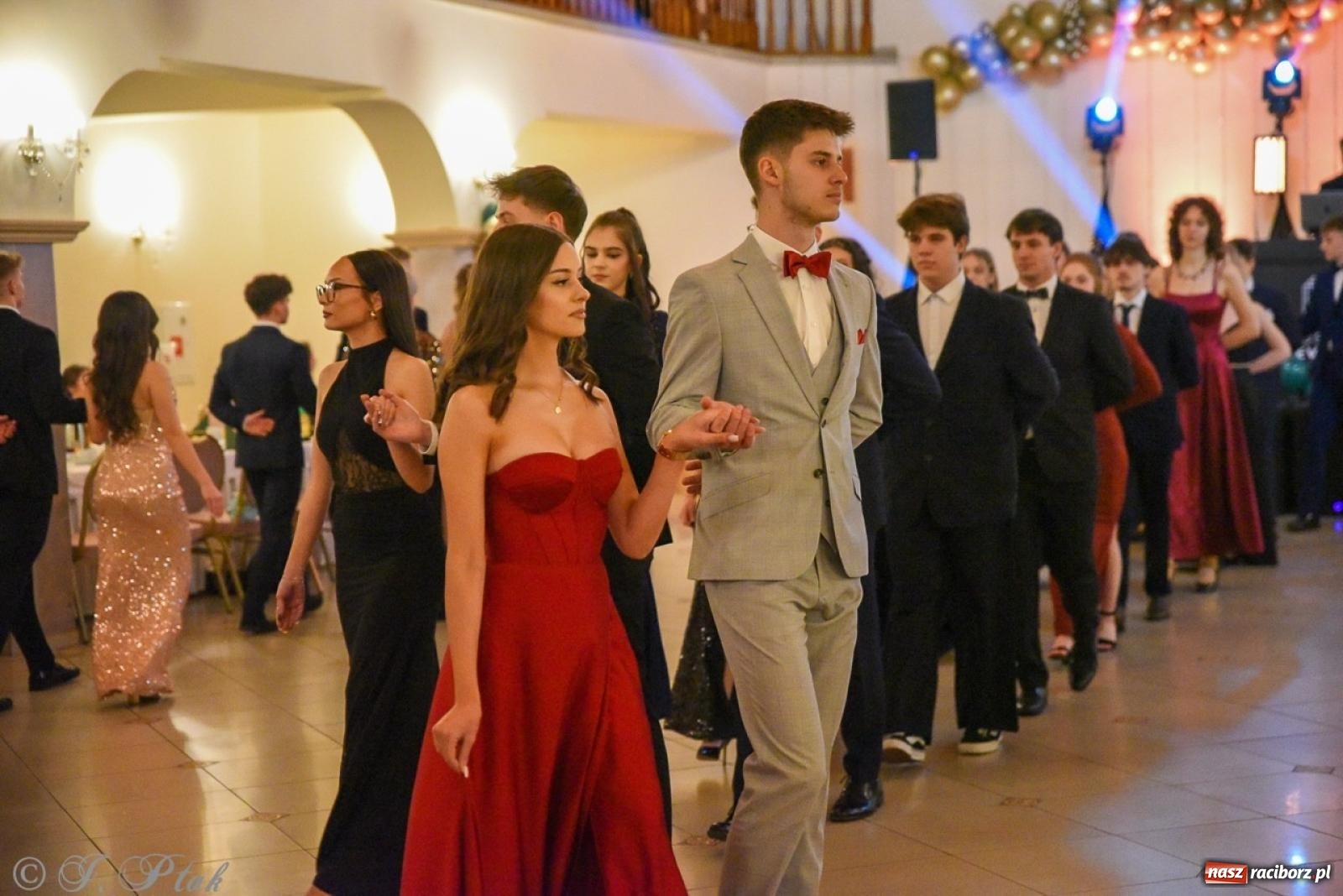 Zdjęcie w galerii na portalu naszraciborz.pl: Studniówka I LO i Liceum Sztuk Plastycznych na bis! wiadomości z regionu