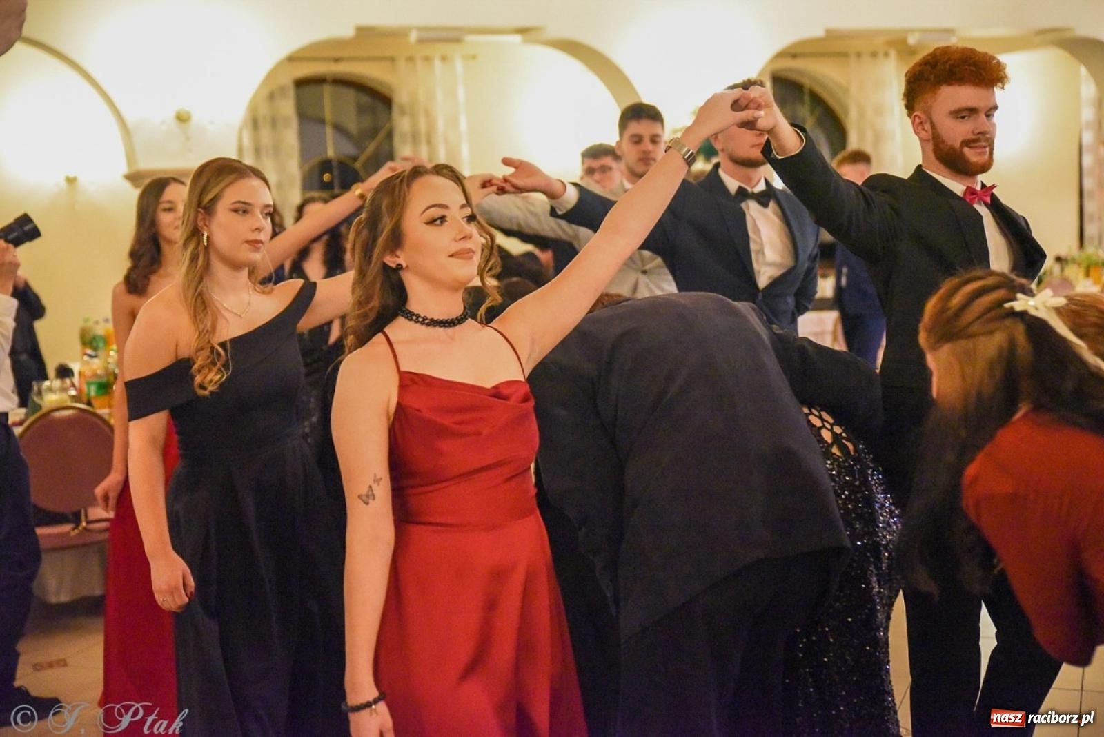 Zdjęcie w galerii na portalu naszraciborz.pl: Studniówka I LO i Liceum Sztuk Plastycznych na bis! wiadomości z regionu