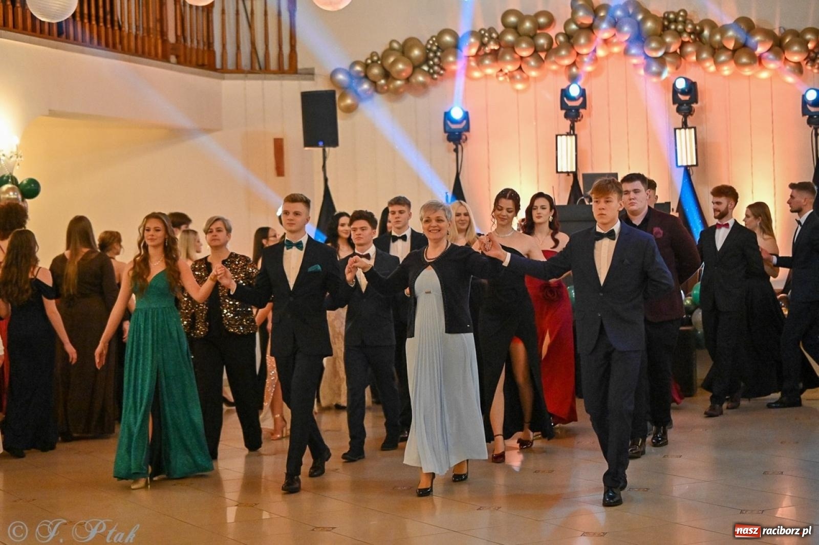 Zdjęcie w galerii na portalu naszraciborz.pl: Studniówka I LO i Liceum Sztuk Plastycznych na bis! wiadomości z regionu