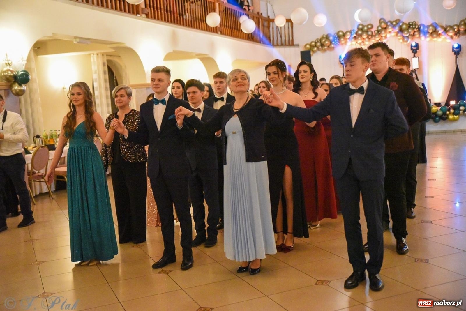 Zdjęcie w galerii na portalu naszraciborz.pl: Studniówka I LO i Liceum Sztuk Plastycznych na bis! wiadomości z regionu