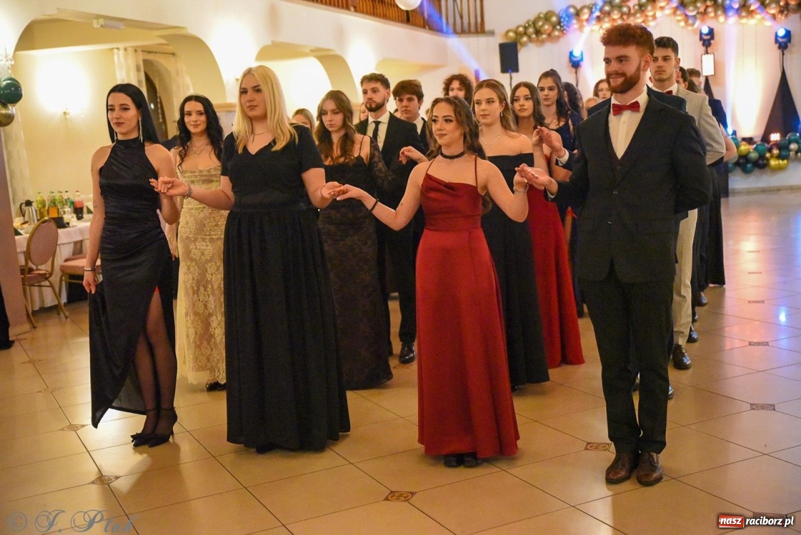 Zdjęcie w galerii na portalu naszraciborz.pl: Studniówka I LO i Liceum Sztuk Plastycznych na bis! wiadomości z regionu