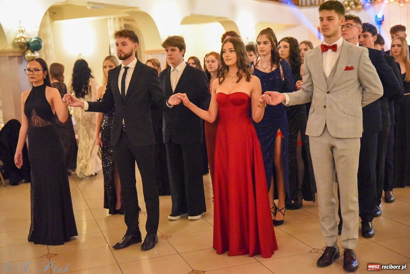 Zdjęcie w galerii na portalu naszraciborz.pl: Studniówka I LO i Liceum Sztuk Plastycznych na bis! wiadomości z regionu