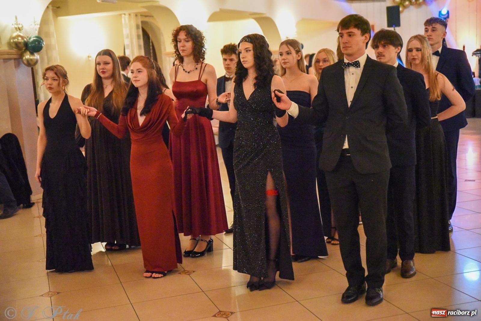 Zdjęcie w galerii na portalu naszraciborz.pl: Studniówka I LO i Liceum Sztuk Plastycznych na bis! wiadomości z regionu