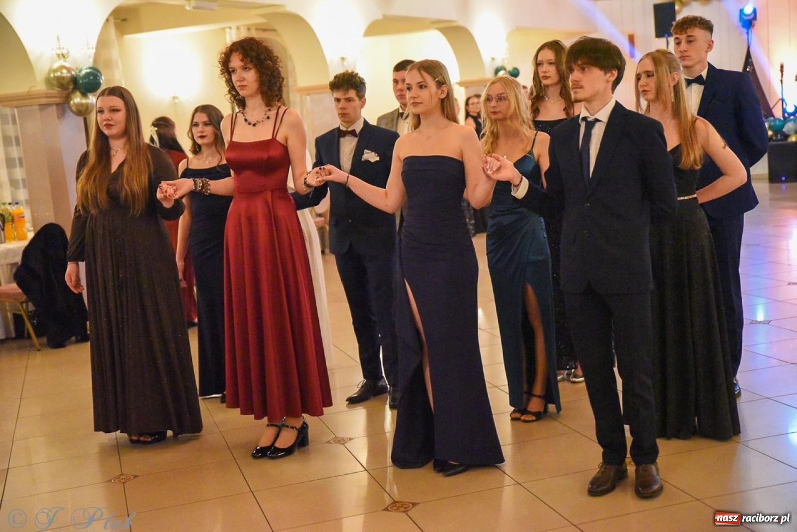 Zdjęcie w galerii na portalu naszraciborz.pl: Studniówka I LO i Liceum Sztuk Plastycznych na bis! wiadomości z regionu