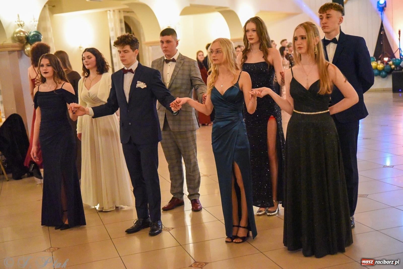 Zdjęcie w galerii na portalu naszraciborz.pl: Studniówka I LO i Liceum Sztuk Plastycznych na bis! wiadomości z regionu