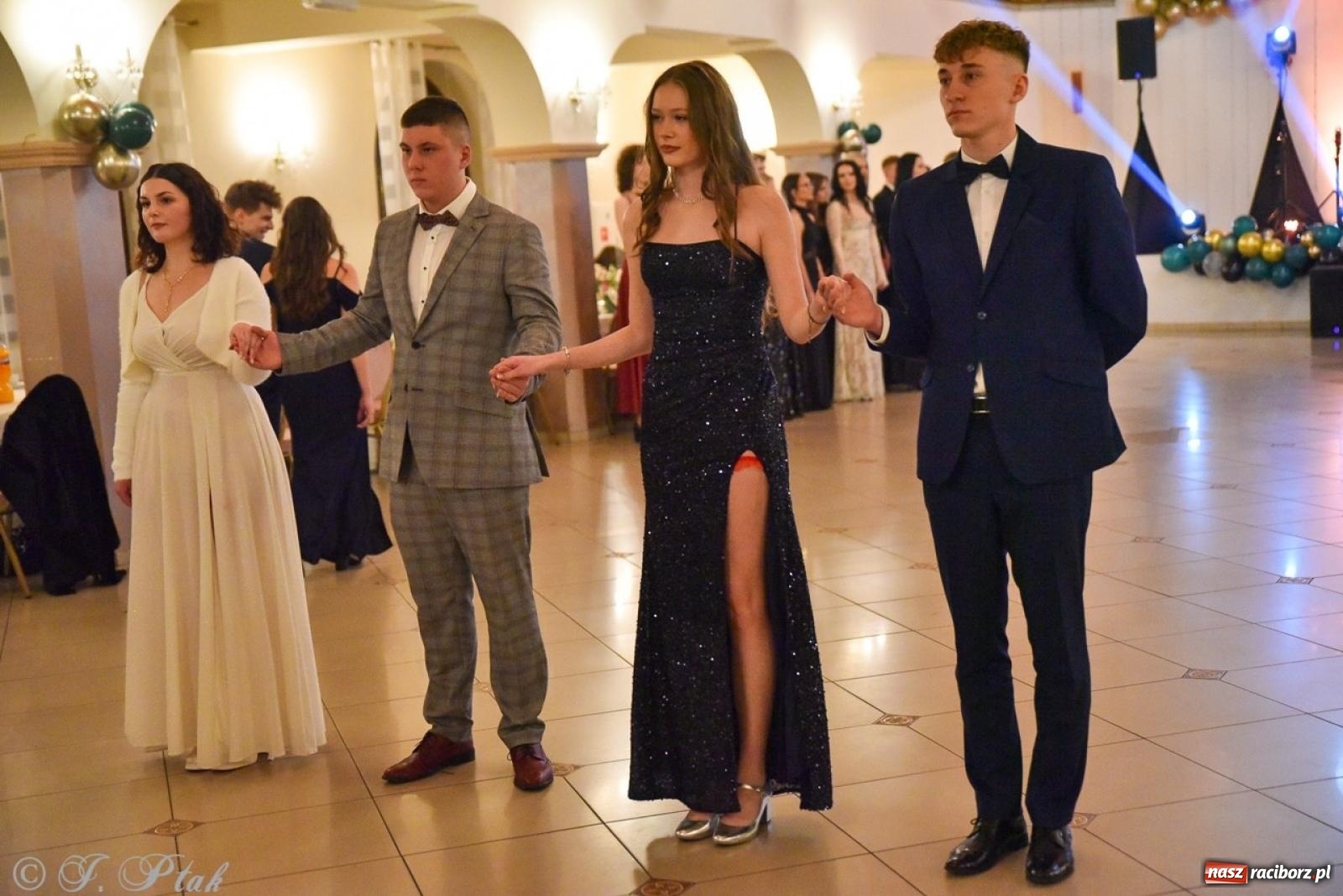 Zdjęcie w galerii na portalu naszraciborz.pl: Studniówka I LO i Liceum Sztuk Plastycznych na bis! wiadomości z regionu