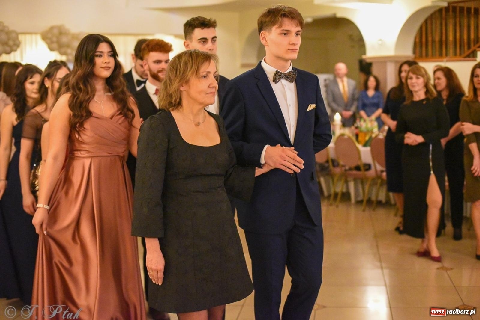 Zdjęcie w galerii na portalu naszraciborz.pl: Studniówka I LO i Liceum Sztuk Plastycznych na bis! wiadomości z regionu