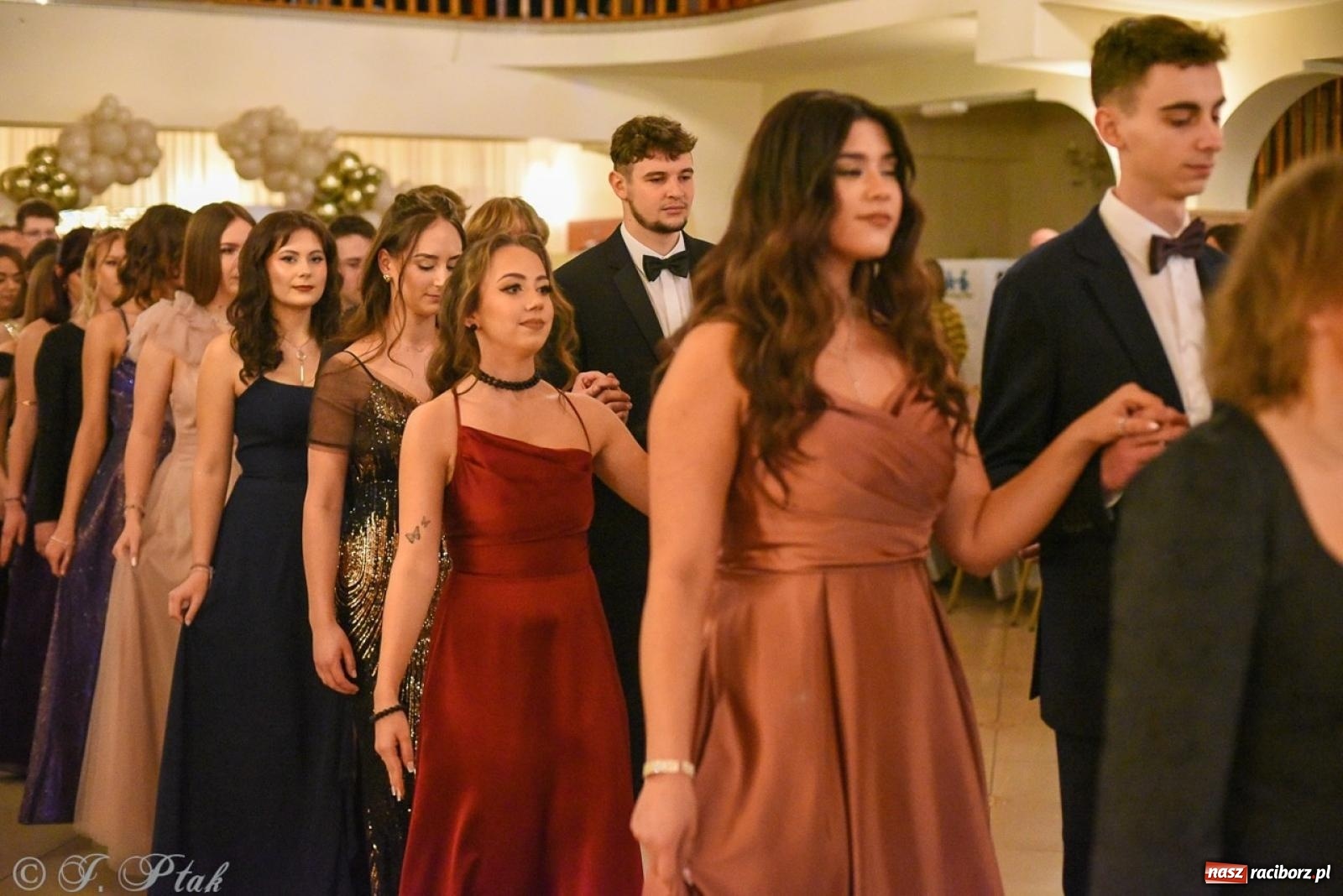 Zdjęcie w galerii na portalu naszraciborz.pl: Studniówka I LO i Liceum Sztuk Plastycznych na bis! wiadomości z regionu