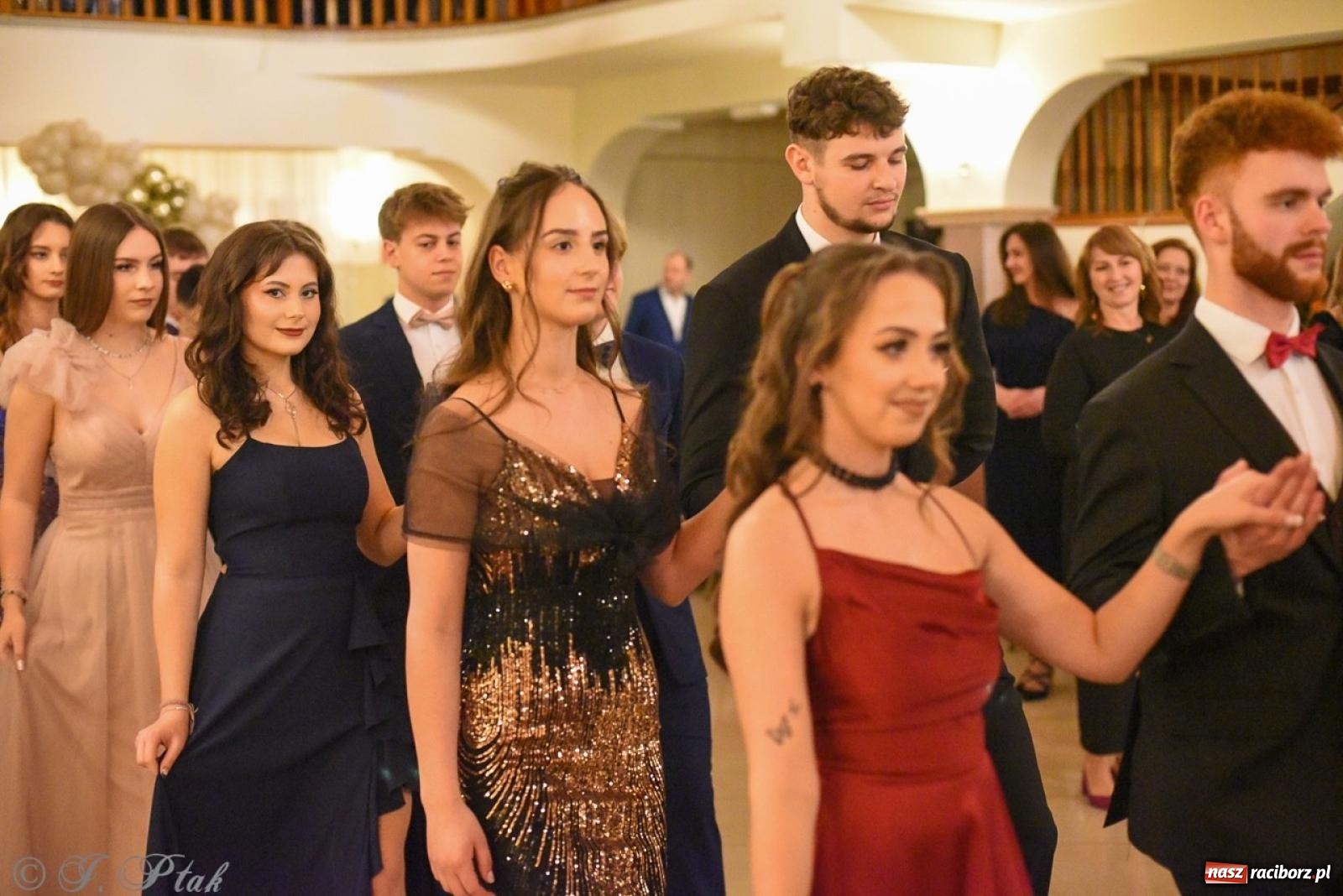 Zdjęcie w galerii na portalu naszraciborz.pl: Studniówka I LO i Liceum Sztuk Plastycznych na bis! wiadomości z regionu