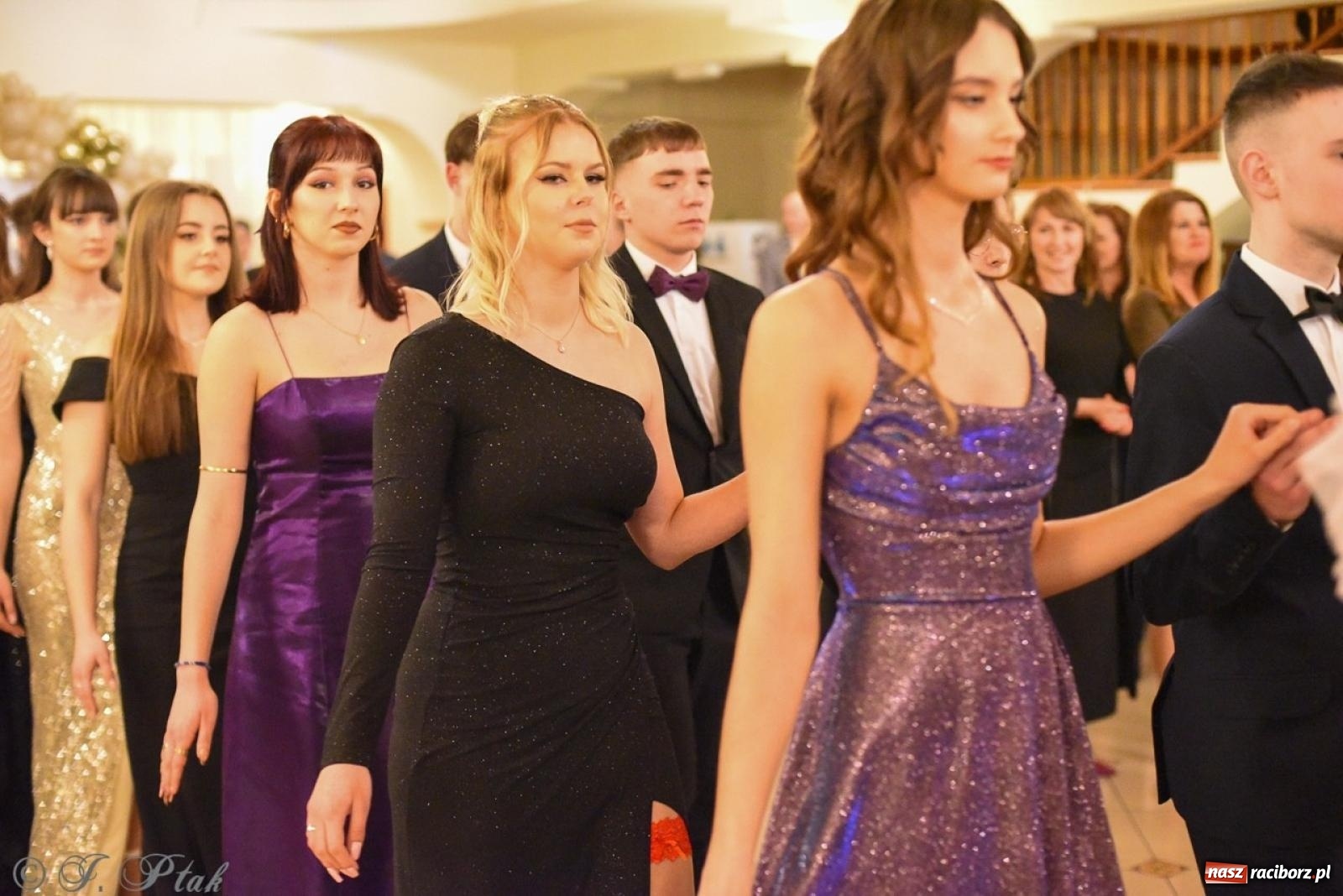 Zdjęcie w galerii na portalu naszraciborz.pl: Studniówka I LO i Liceum Sztuk Plastycznych na bis! wiadomości z regionu