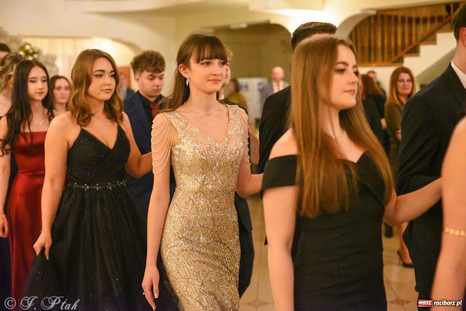 Zdjęcie w galerii na portalu naszraciborz.pl: Studniówka I LO i Liceum Sztuk Plastycznych na bis! wiadomości z regionu