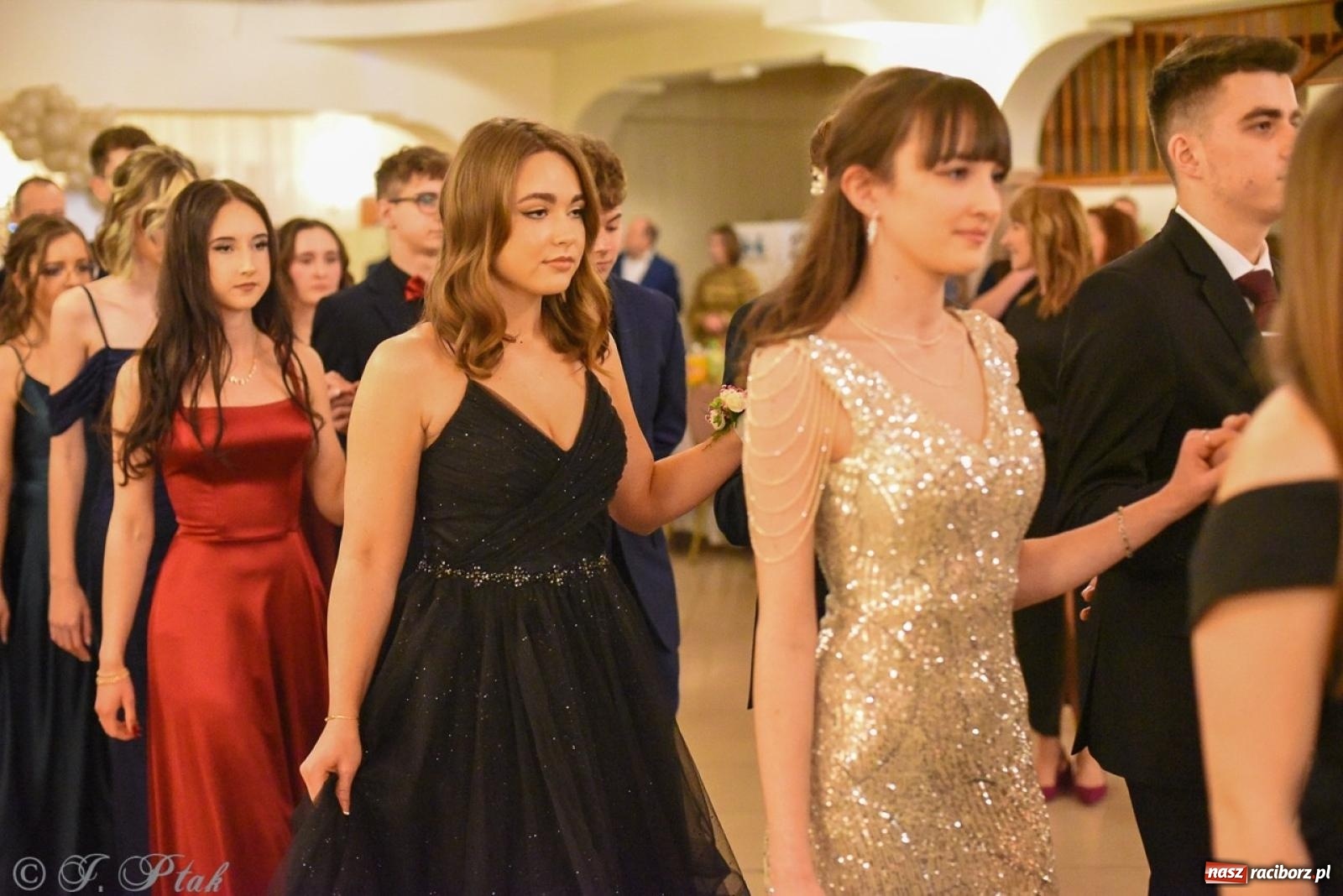 Zdjęcie w galerii na portalu naszraciborz.pl: Studniówka I LO i Liceum Sztuk Plastycznych na bis! wiadomości z regionu