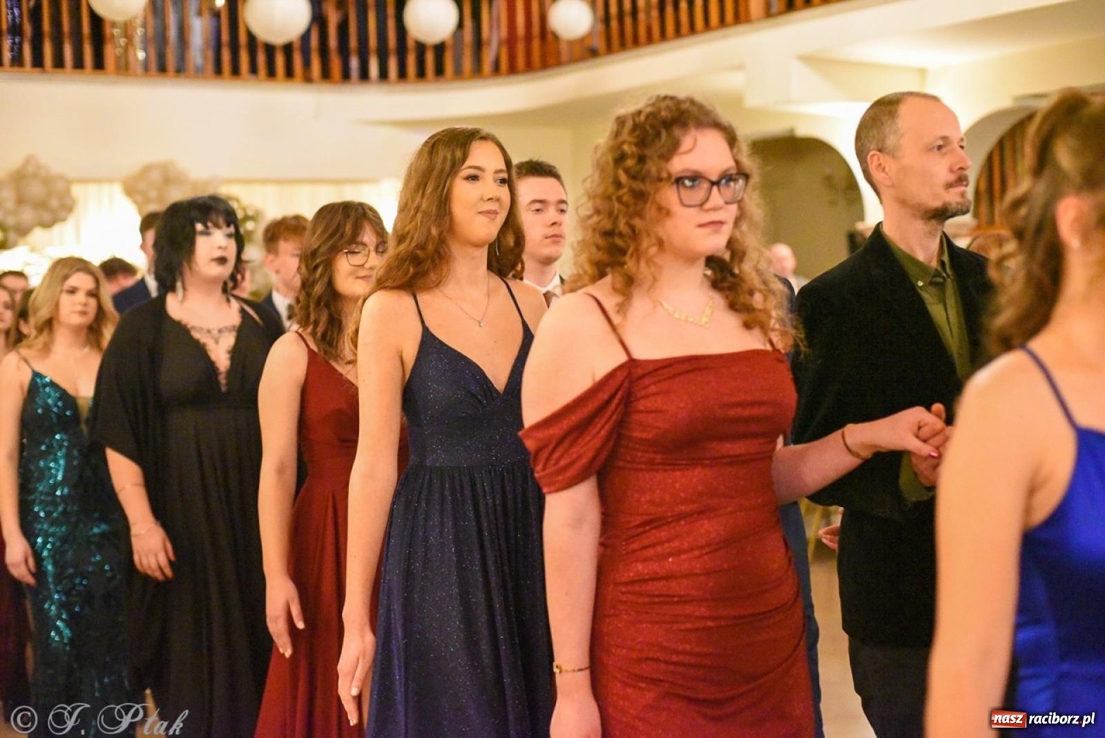 Zdjęcie w galerii na portalu naszraciborz.pl: Studniówka I LO i Liceum Sztuk Plastycznych na bis! wiadomości z regionu