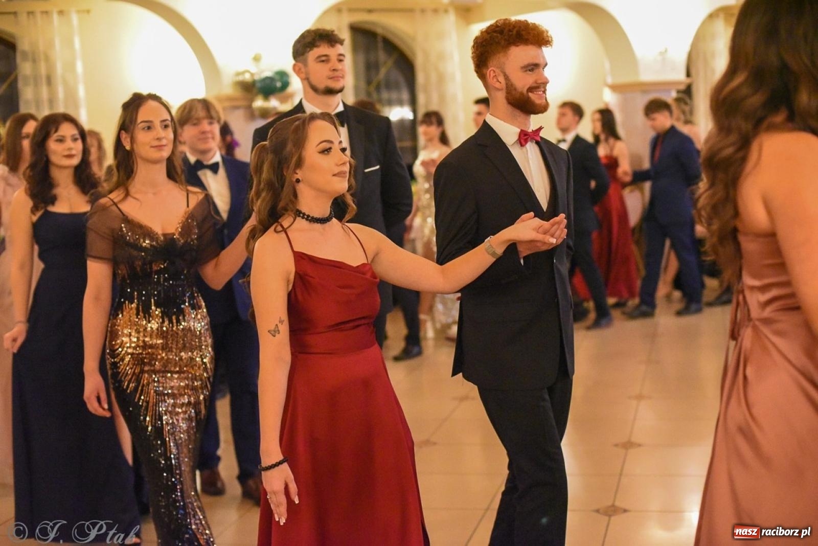 Zdjęcie w galerii na portalu naszraciborz.pl: Studniówka I LO i Liceum Sztuk Plastycznych na bis! wiadomości z regionu