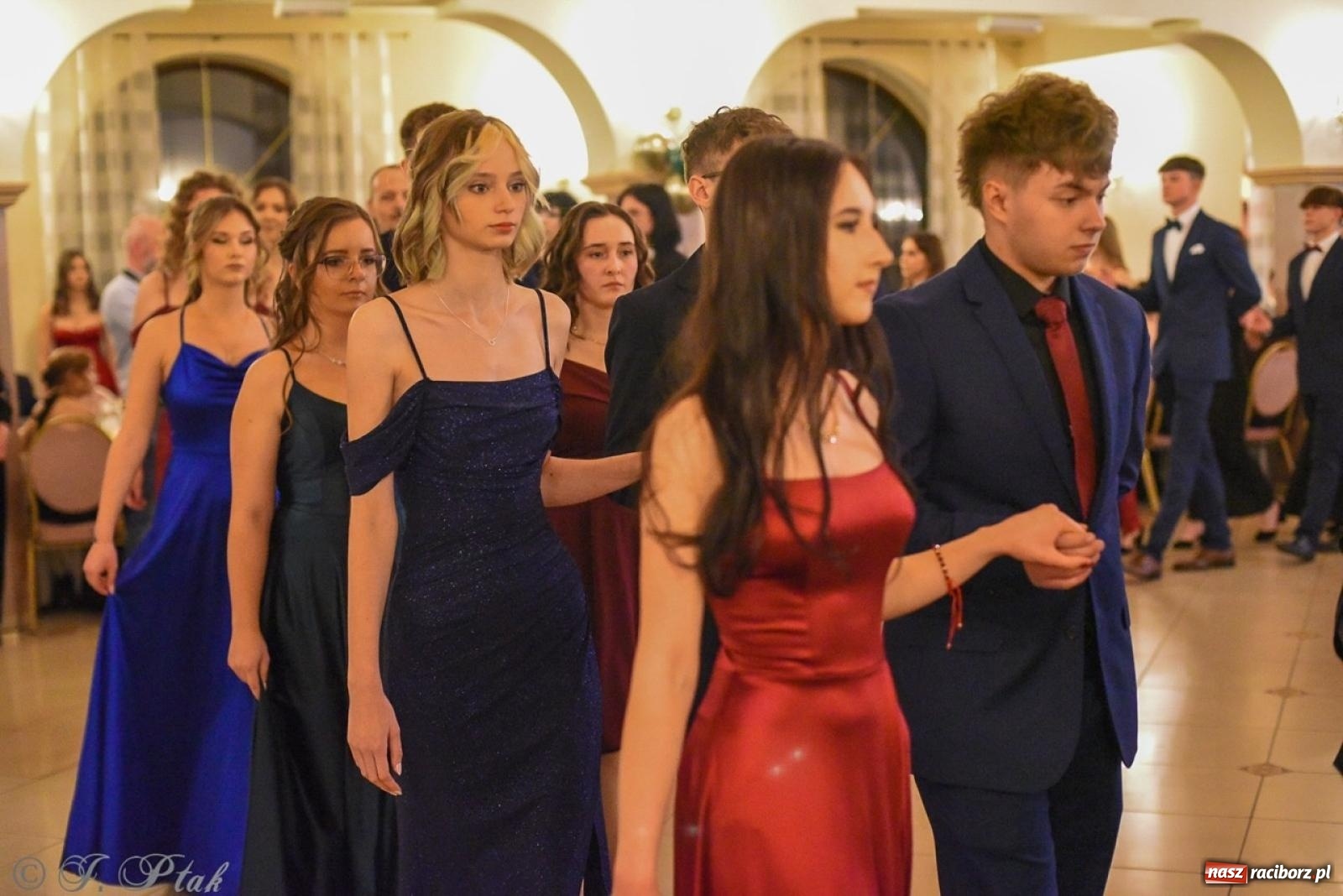 Zdjęcie w galerii na portalu naszraciborz.pl: Studniówka I LO i Liceum Sztuk Plastycznych na bis! wiadomości z regionu