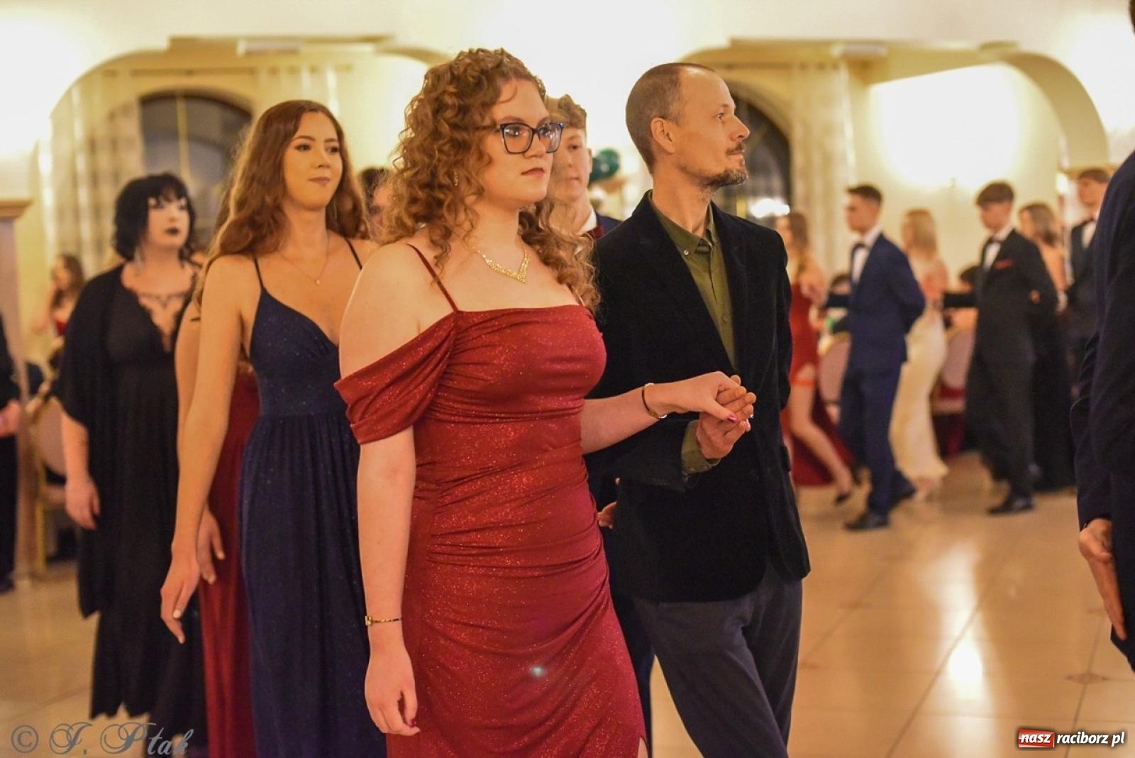 Zdjęcie w galerii na portalu naszraciborz.pl: Studniówka I LO i Liceum Sztuk Plastycznych na bis! wiadomości z regionu