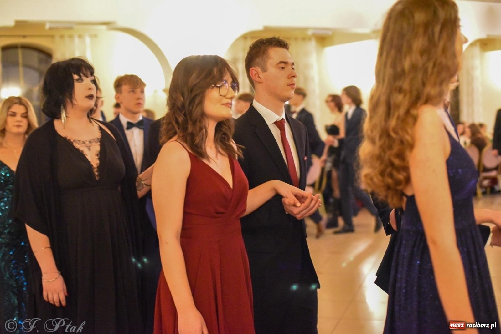 Zdjęcie w galerii na portalu naszraciborz.pl: Studniówka I LO i Liceum Sztuk Plastycznych na bis! wiadomości z regionu