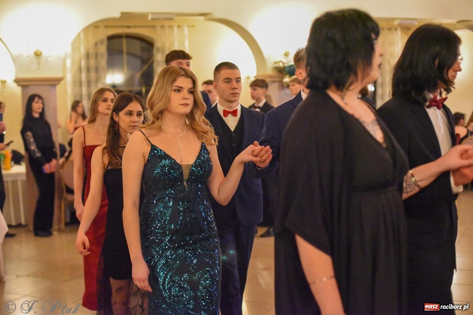 Zdjęcie w galerii na portalu naszraciborz.pl: Studniówka I LO i Liceum Sztuk Plastycznych na bis! wiadomości z regionu