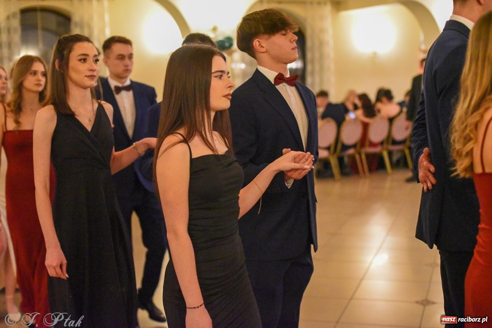 Zdjęcie w galerii na portalu naszraciborz.pl: Studniówka I LO i Liceum Sztuk Plastycznych na bis! wiadomości z regionu