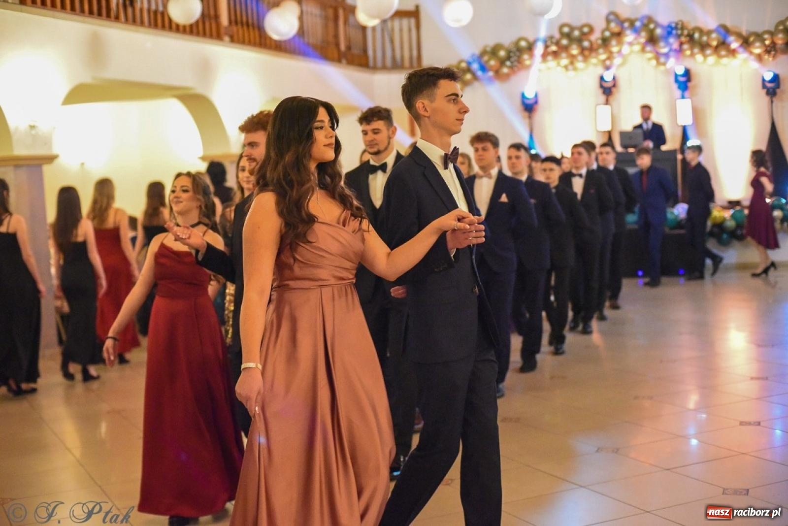 Zdjęcie w galerii na portalu naszraciborz.pl: Studniówka I LO i Liceum Sztuk Plastycznych na bis! wiadomości z regionu