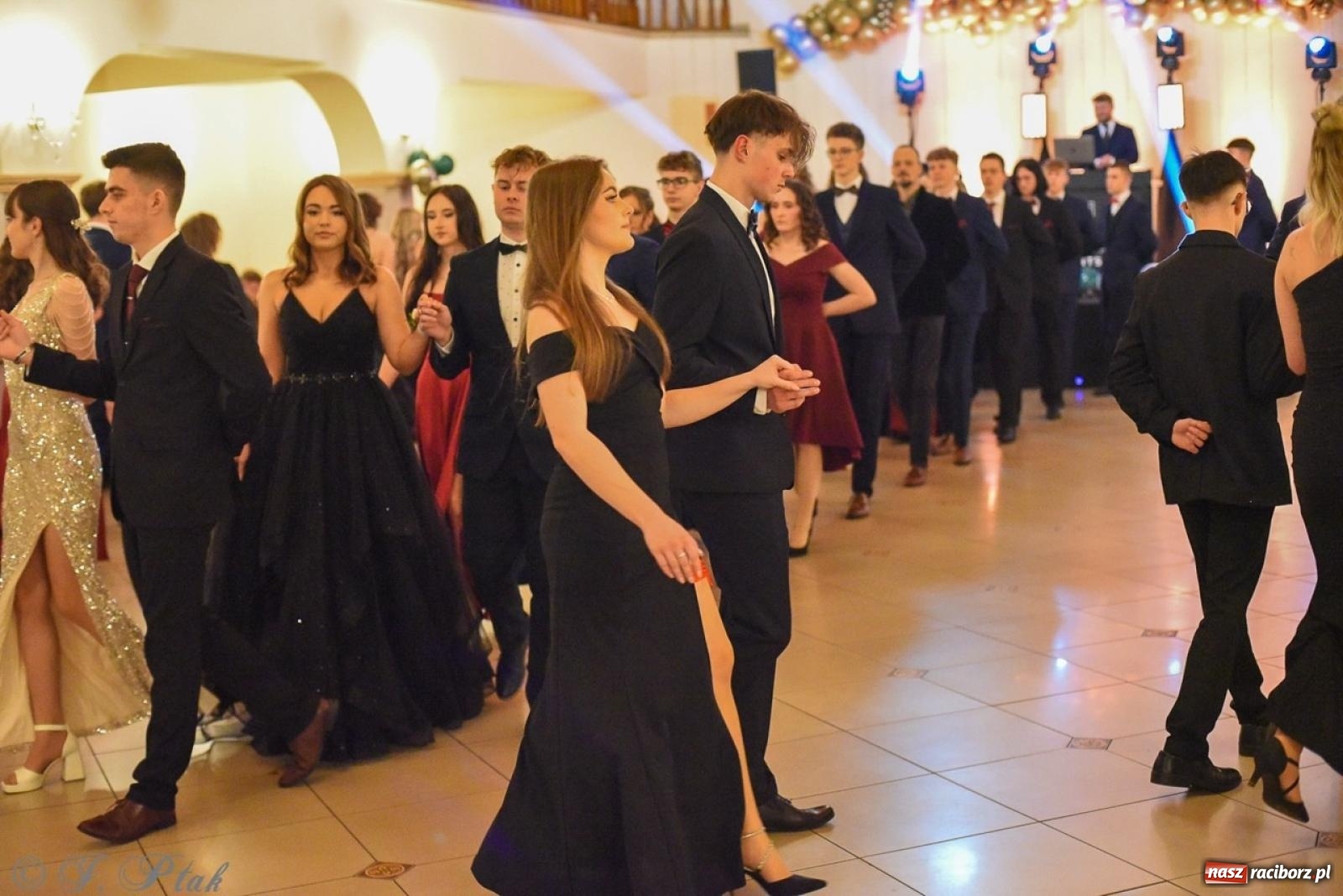 Zdjęcie w galerii na portalu naszraciborz.pl: Studniówka I LO i Liceum Sztuk Plastycznych na bis! wiadomości z regionu