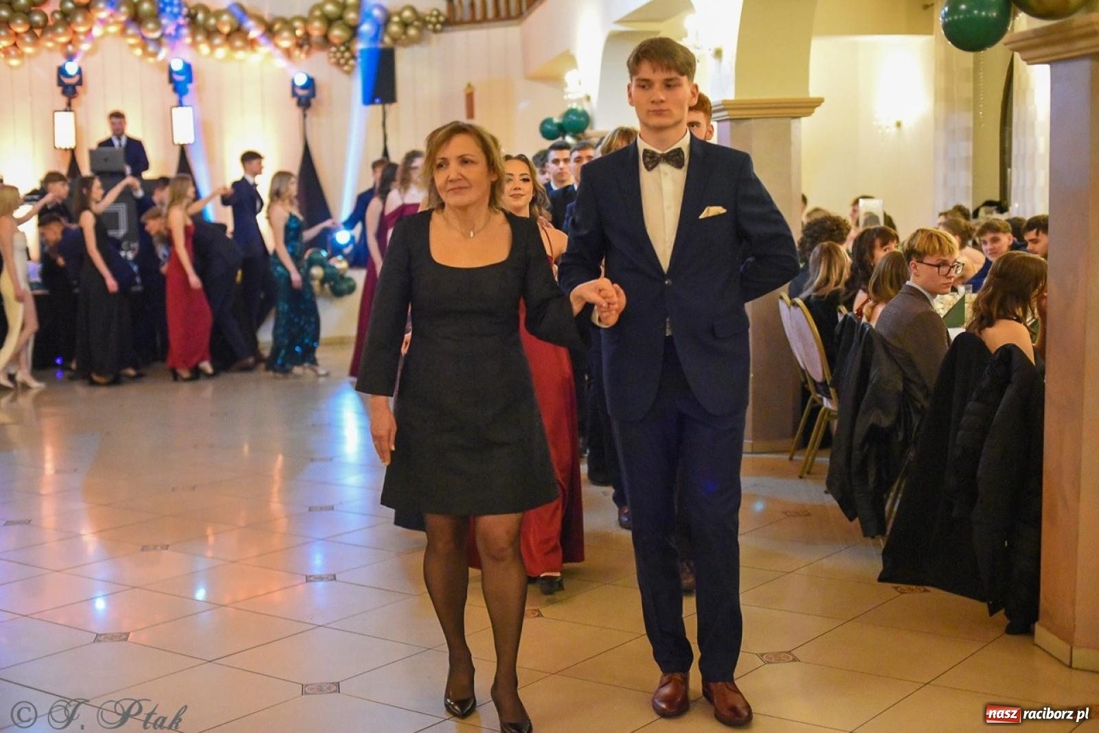 Zdjęcie w galerii na portalu naszraciborz.pl: Studniówka I LO i Liceum Sztuk Plastycznych na bis! wiadomości z regionu