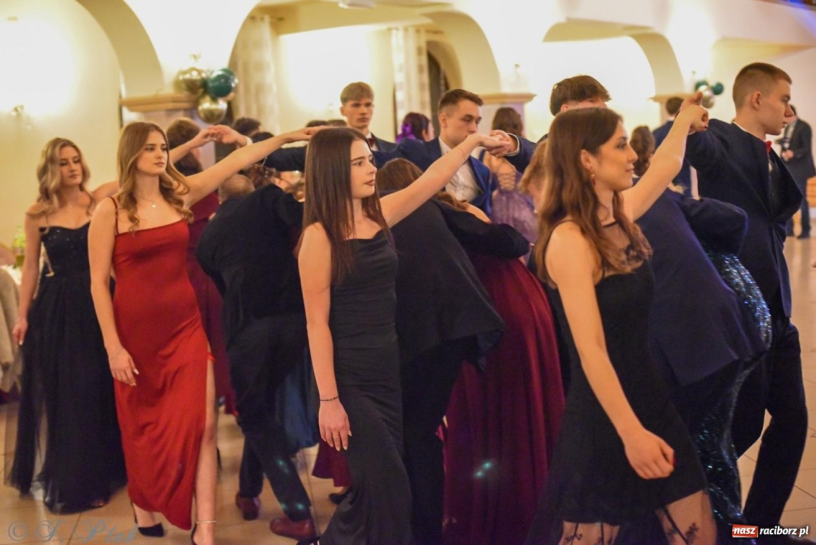 Zdjęcie w galerii na portalu naszraciborz.pl: Studniówka I LO i Liceum Sztuk Plastycznych na bis! wiadomości z regionu