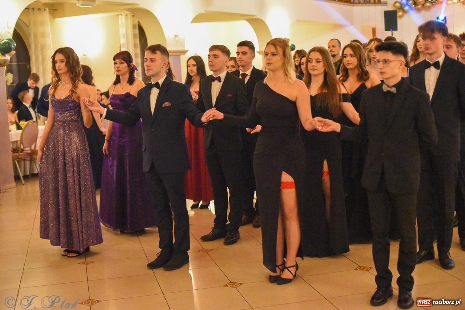 Zdjęcie w galerii na portalu naszraciborz.pl: Studniówka I LO i Liceum Sztuk Plastycznych na bis! wiadomości z regionu