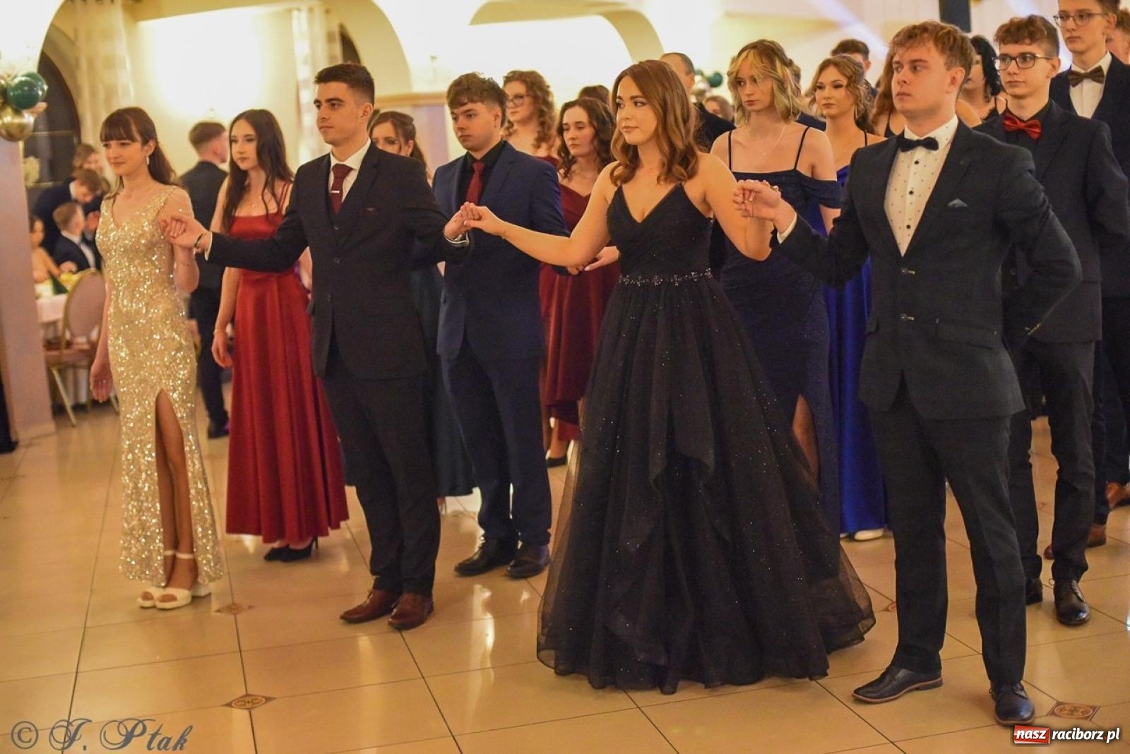 Zdjęcie w galerii na portalu naszraciborz.pl: Studniówka I LO i Liceum Sztuk Plastycznych na bis! wiadomości z regionu