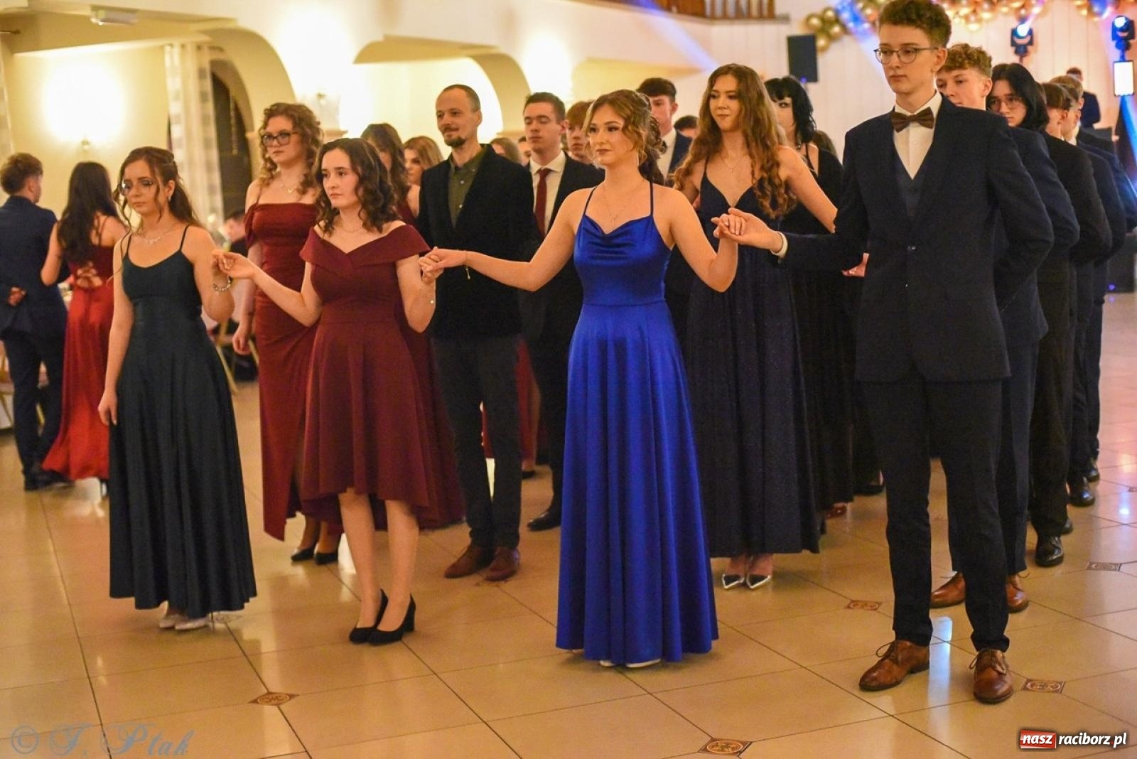 Zdjęcie w galerii na portalu naszraciborz.pl: Studniówka I LO i Liceum Sztuk Plastycznych na bis! wiadomości z regionu