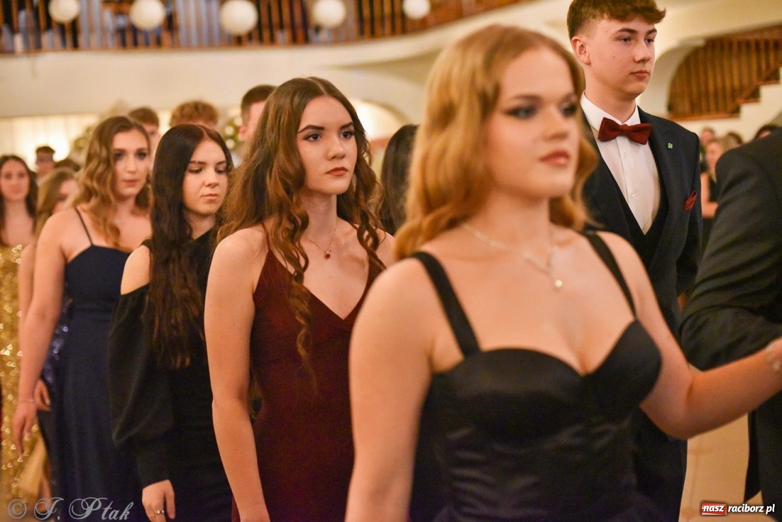 Zdjęcie w galerii na portalu naszraciborz.pl: Studniówka I LO i Liceum Sztuk Plastycznych na bis! wiadomości z regionu