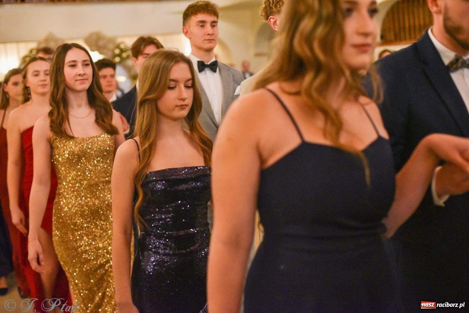 Zdjęcie w galerii na portalu naszraciborz.pl: Studniówka I LO i Liceum Sztuk Plastycznych na bis! wiadomości z regionu