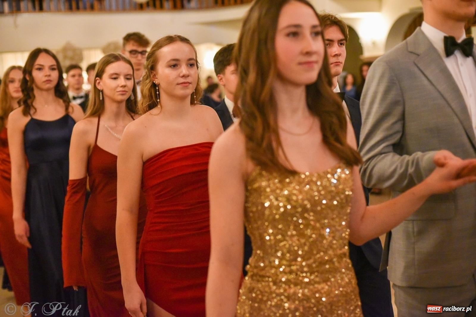 Zdjęcie w galerii na portalu naszraciborz.pl: Studniówka I LO i Liceum Sztuk Plastycznych na bis! wiadomości z regionu