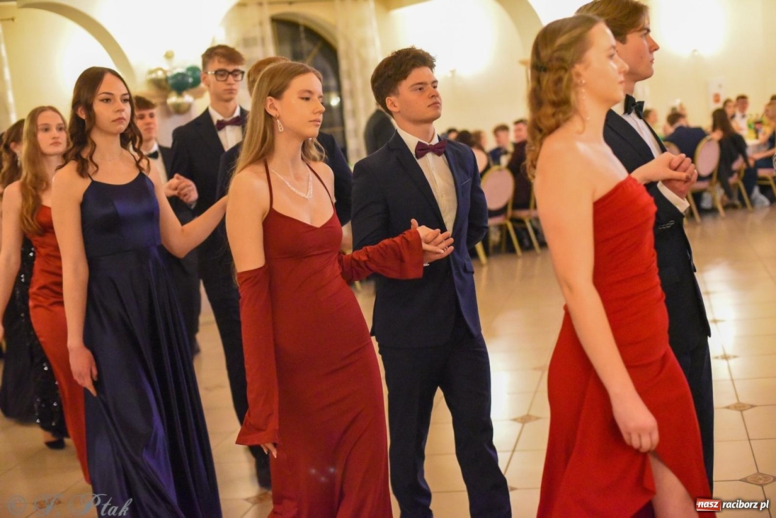 Zdjęcie w galerii na portalu naszraciborz.pl: Studniówka I LO i Liceum Sztuk Plastycznych na bis! wiadomości z regionu