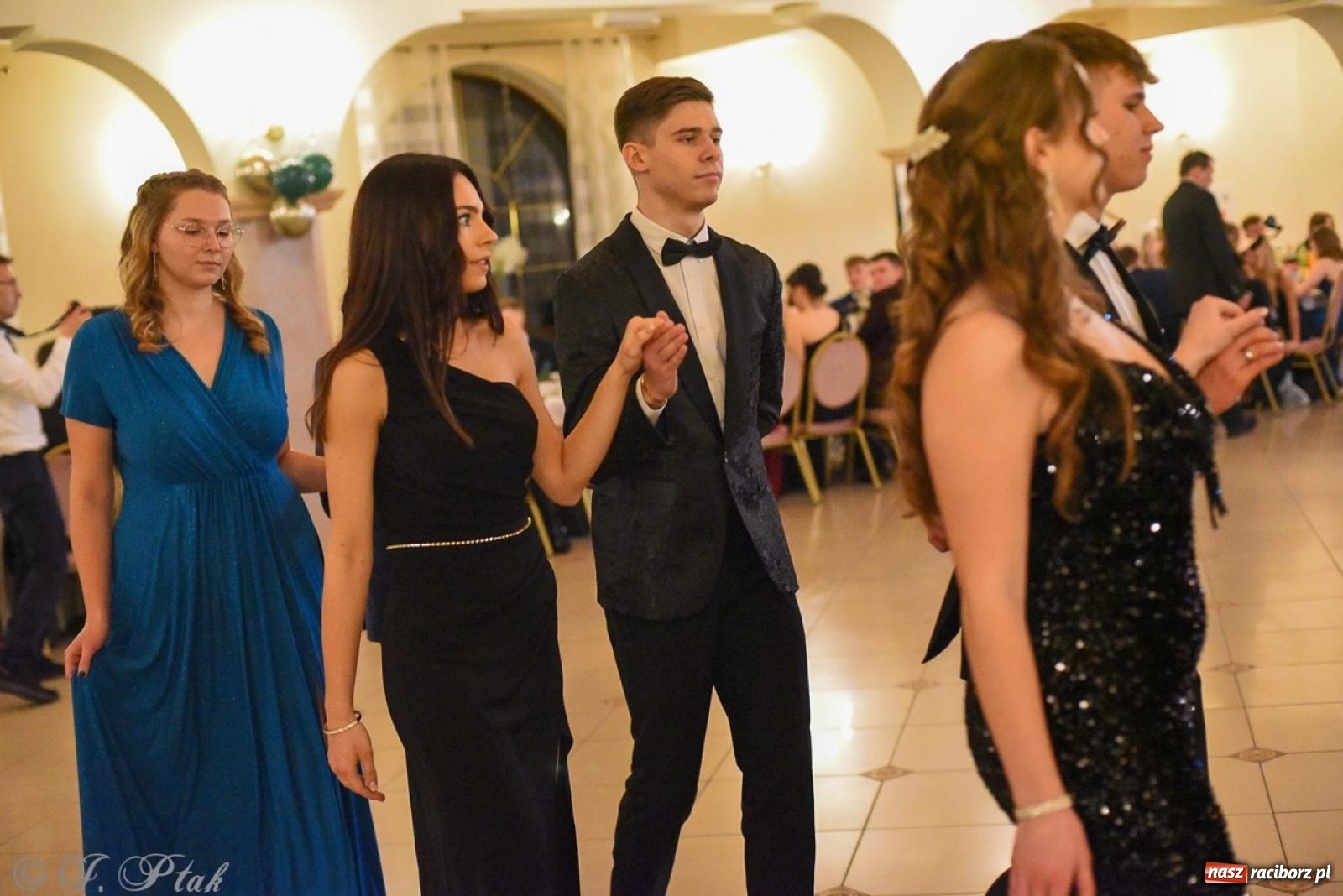 Zdjęcie w galerii na portalu naszraciborz.pl: Studniówka I LO i Liceum Sztuk Plastycznych na bis! wiadomości z regionu