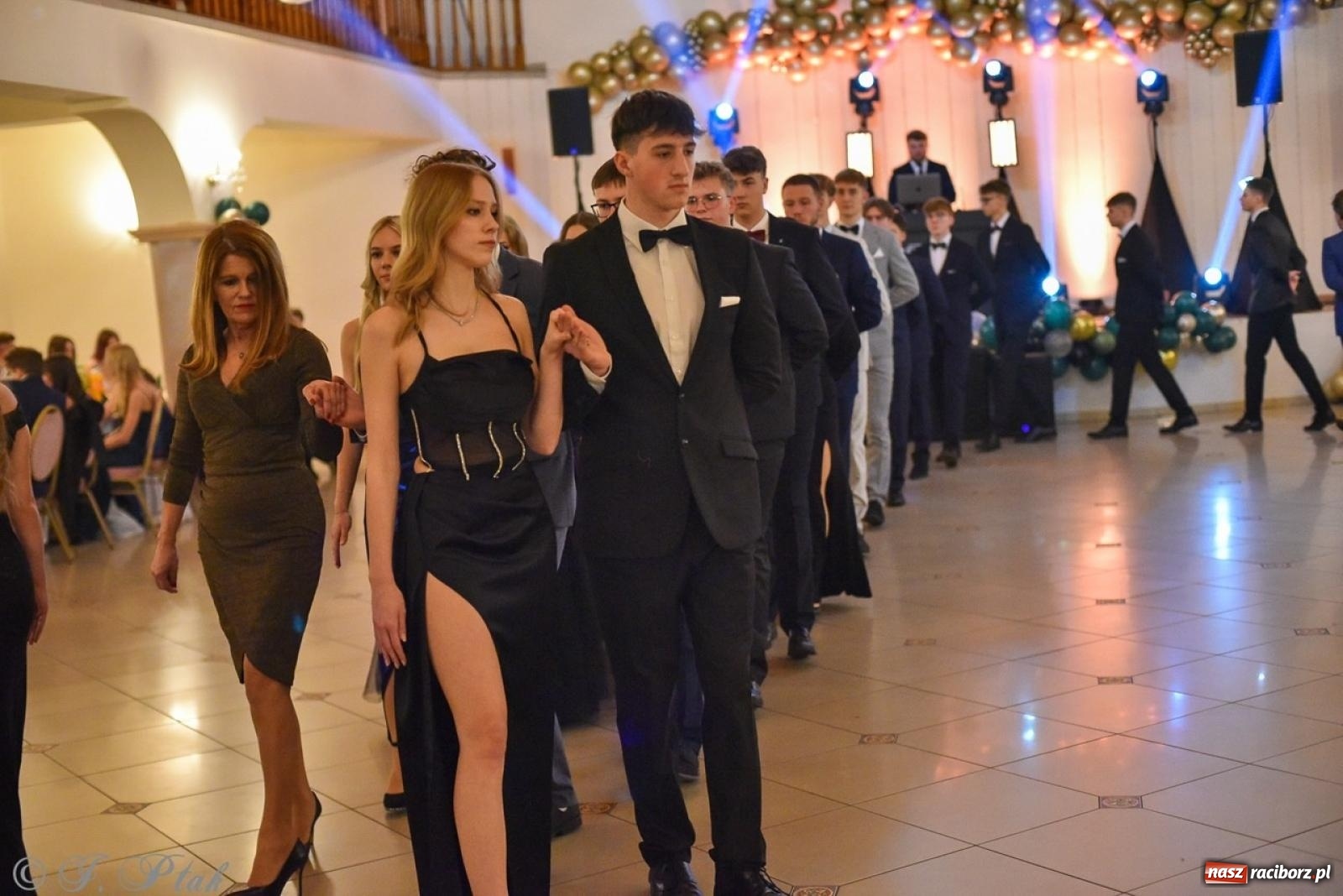 Zdjęcie w galerii na portalu naszraciborz.pl: Studniówka I LO i Liceum Sztuk Plastycznych na bis! wiadomości z regionu