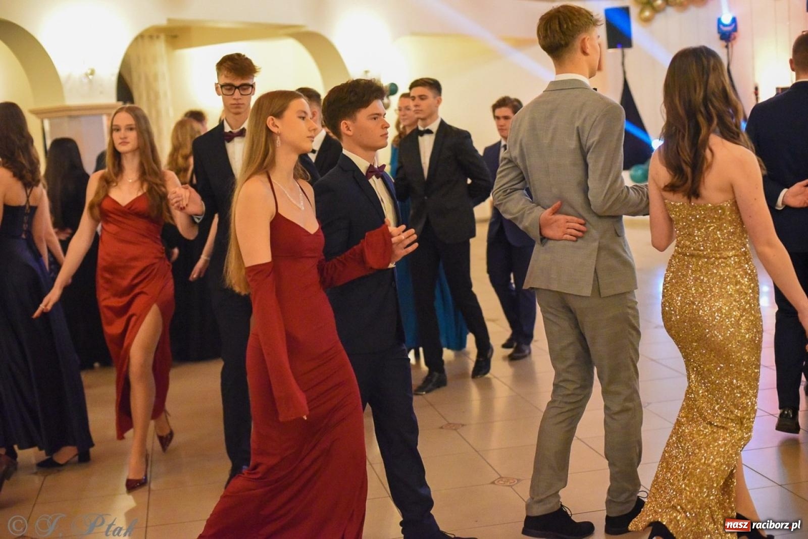 Zdjęcie w galerii na portalu naszraciborz.pl: Studniówka I LO i Liceum Sztuk Plastycznych na bis! wiadomości z regionu