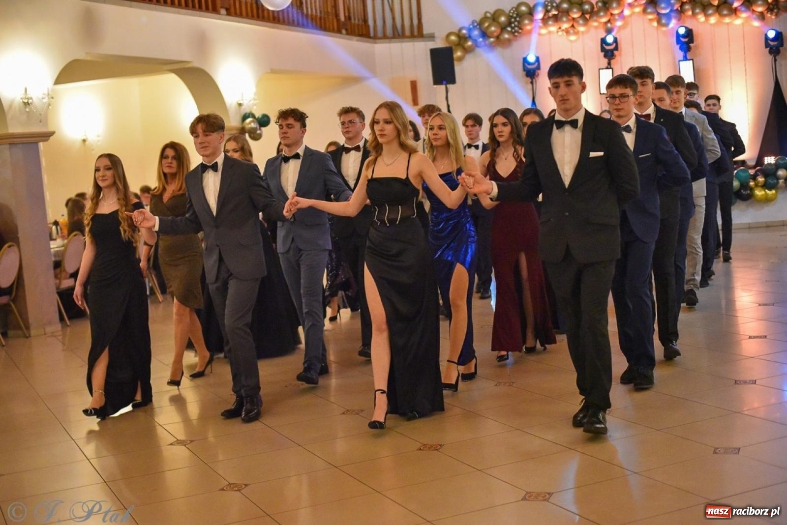 Zdjęcie w galerii na portalu naszraciborz.pl: Studniówka I LO i Liceum Sztuk Plastycznych na bis! wiadomości z regionu